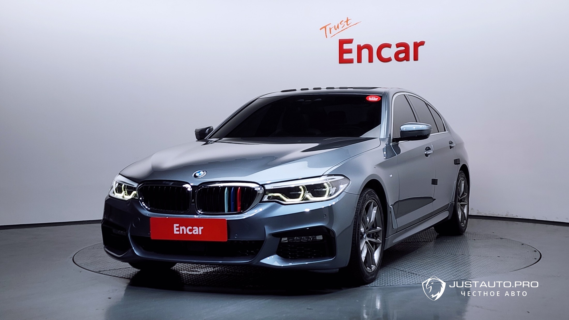 Автомобиль BMW 5-Series