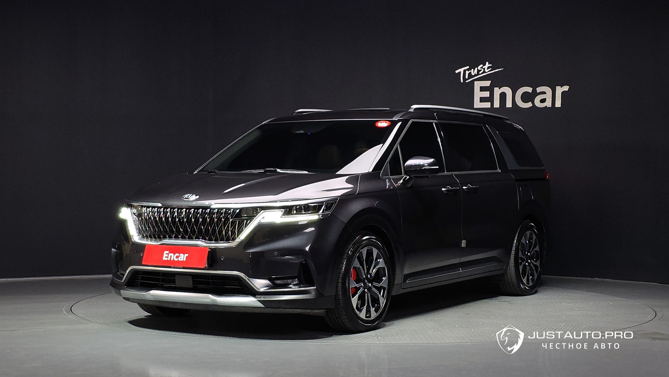 Автомобиль Kia Canival