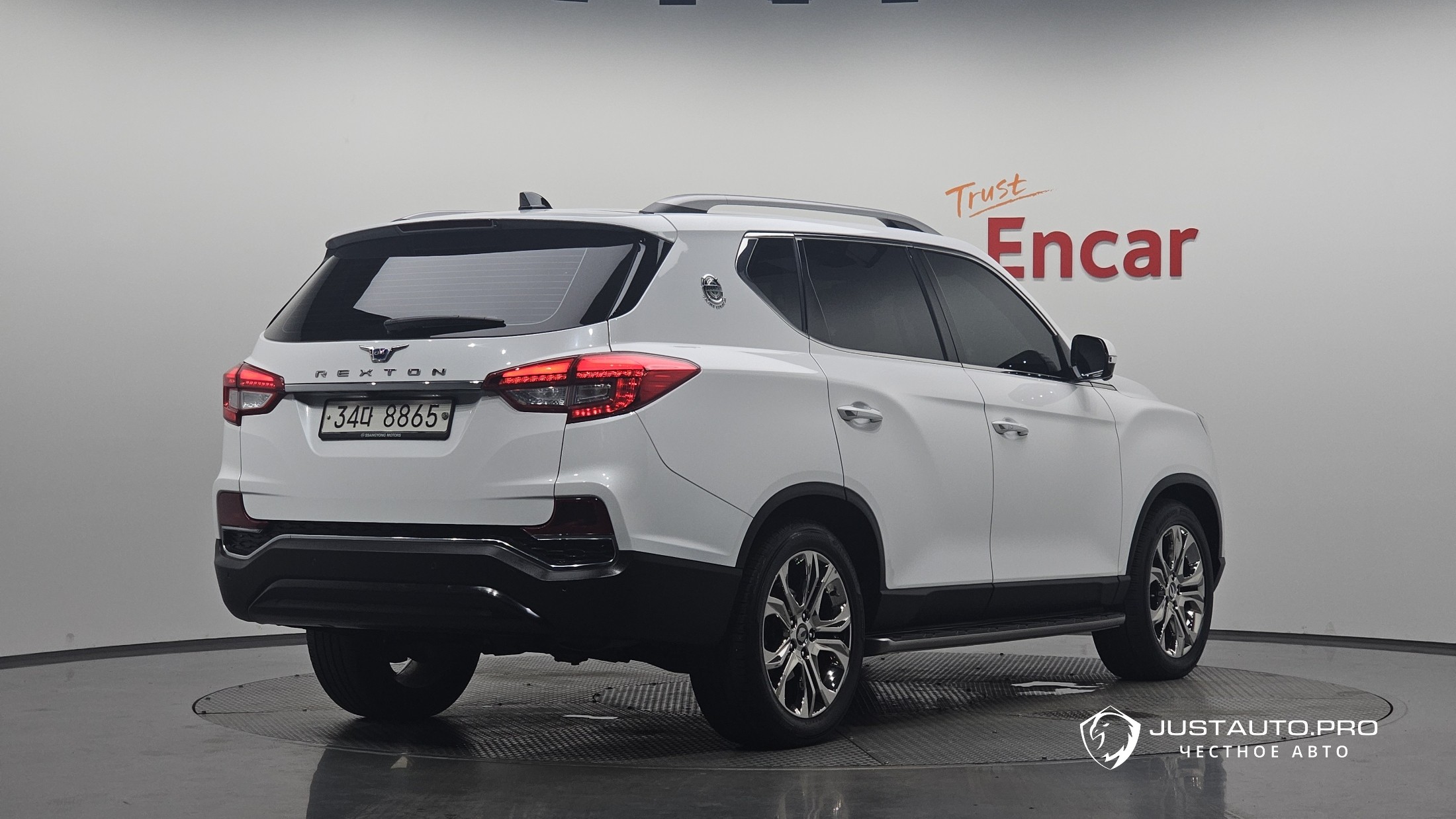 Автомобиль KG_Mobility_Ssangyong Rexton