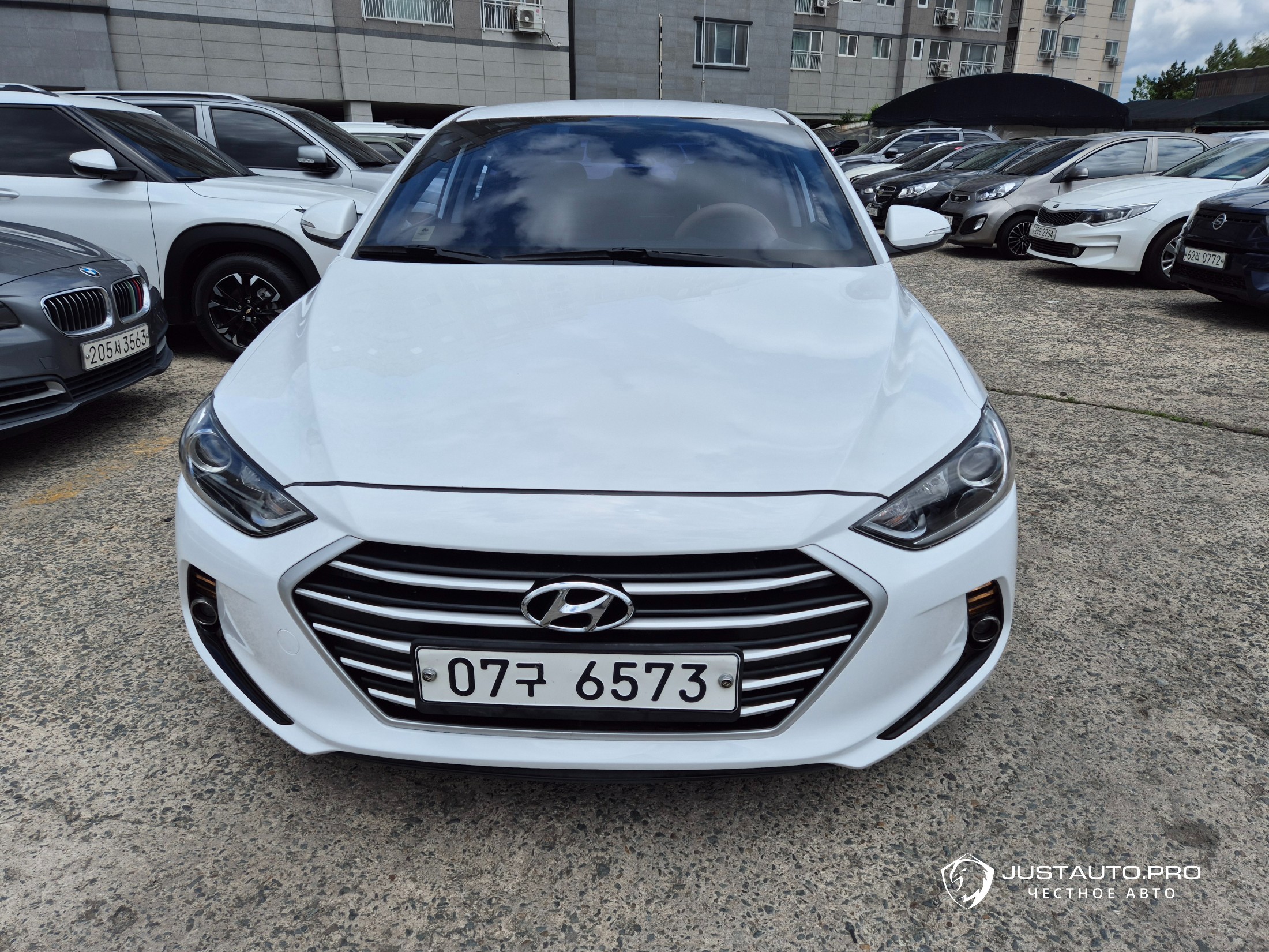 Автомобиль Hyundai AVANTE