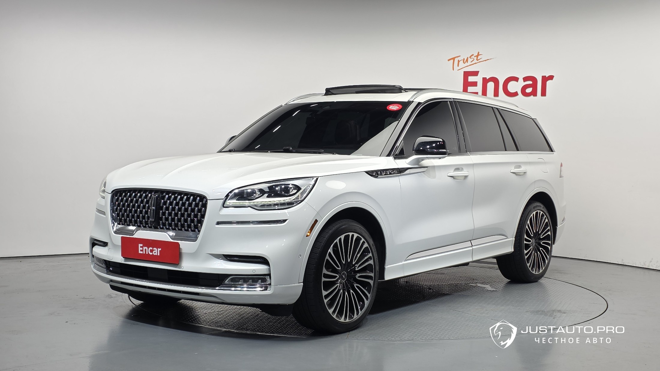 Автомобиль Lincoln Aviator