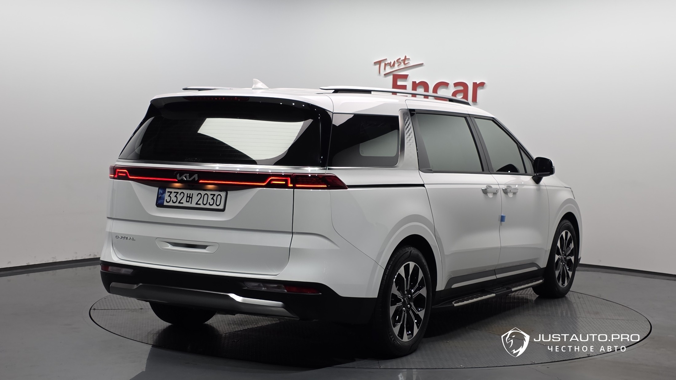 Автомобиль Kia Canival