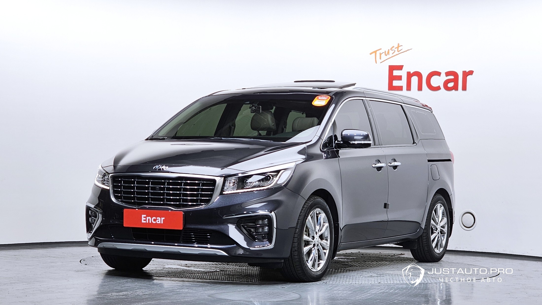 Автомобиль Kia Canival