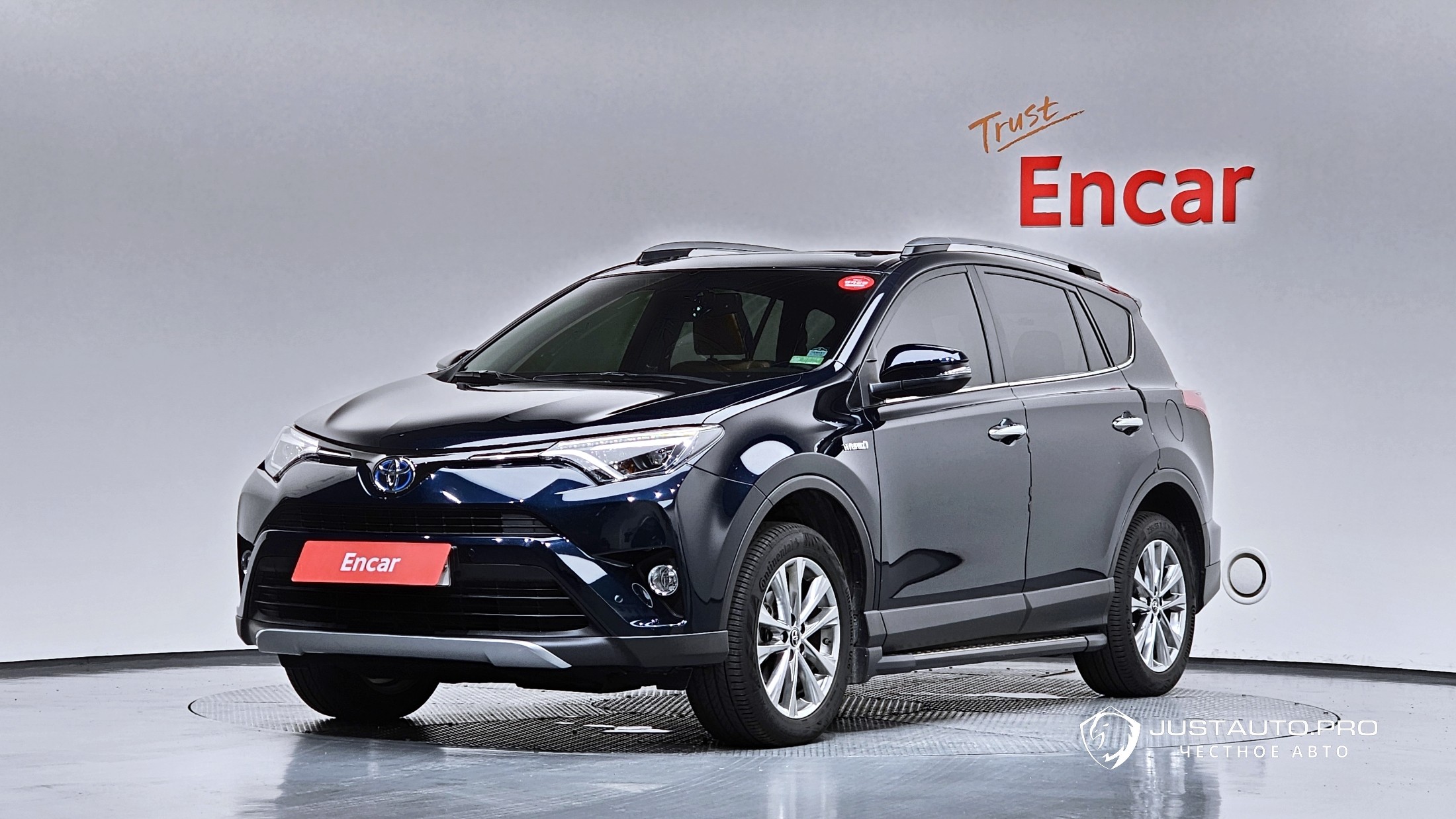 Автомобиль Toyota RAV4