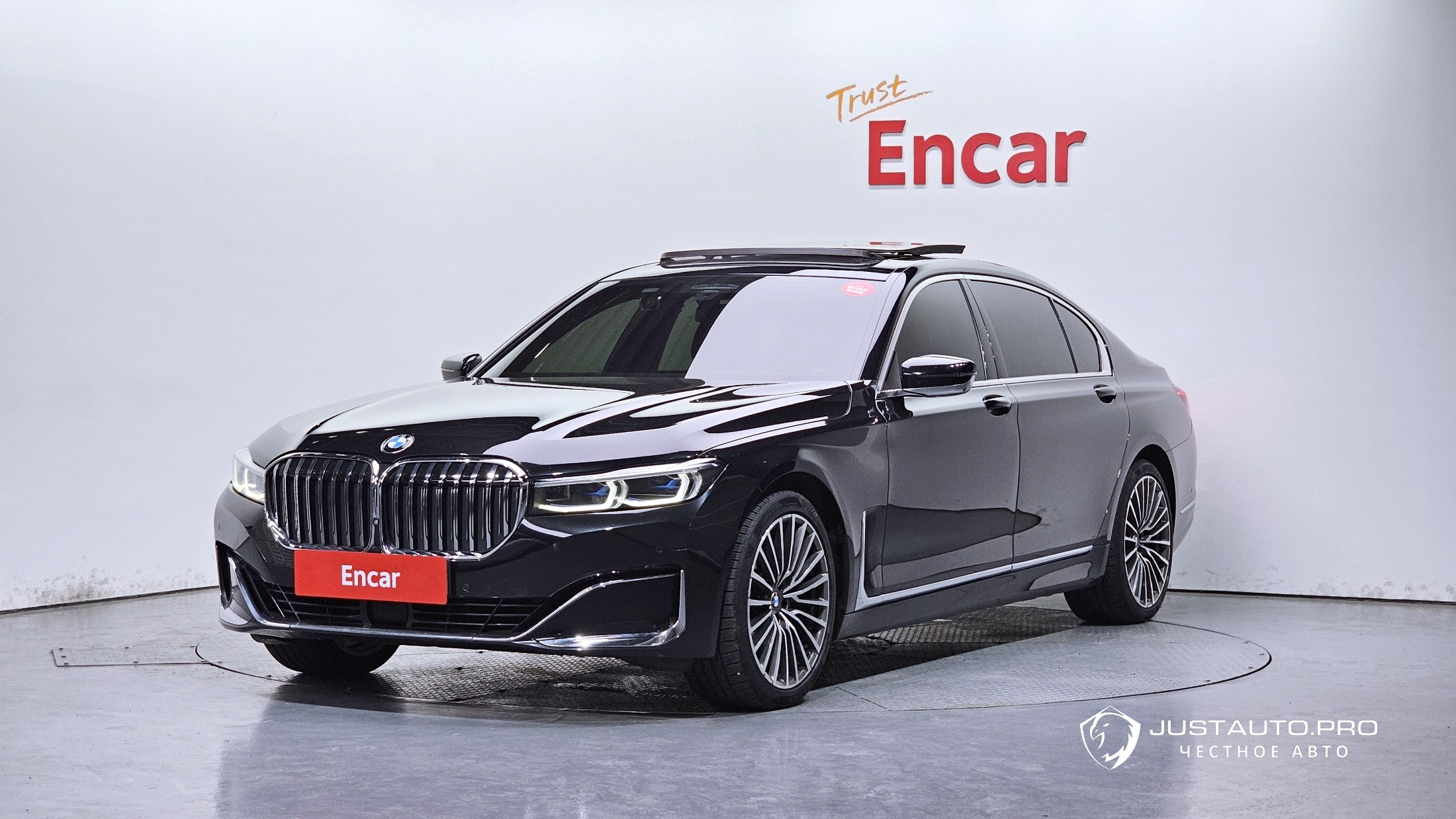 Автомобиль BMW 7-Series