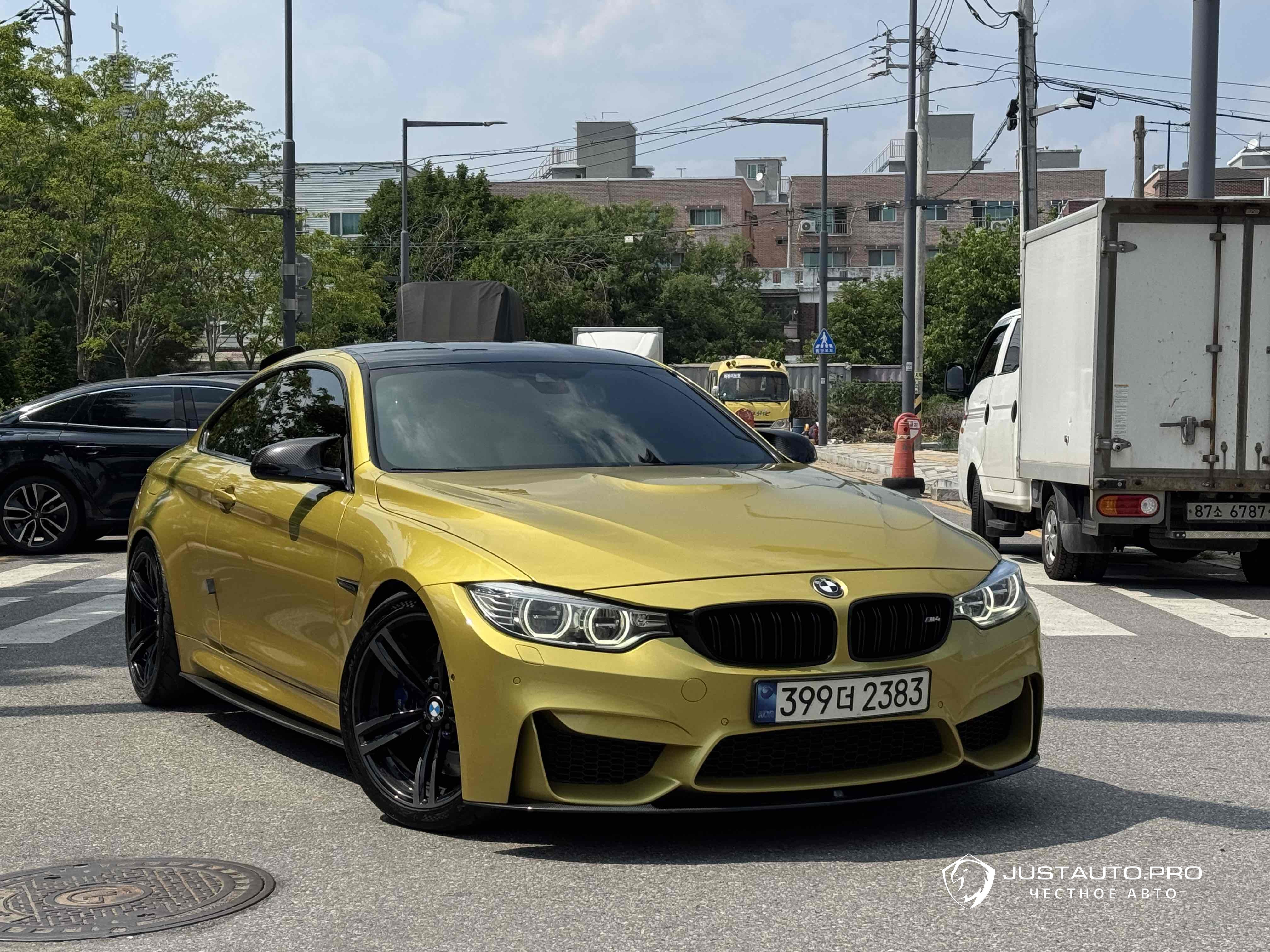 Автомобиль BMW M4