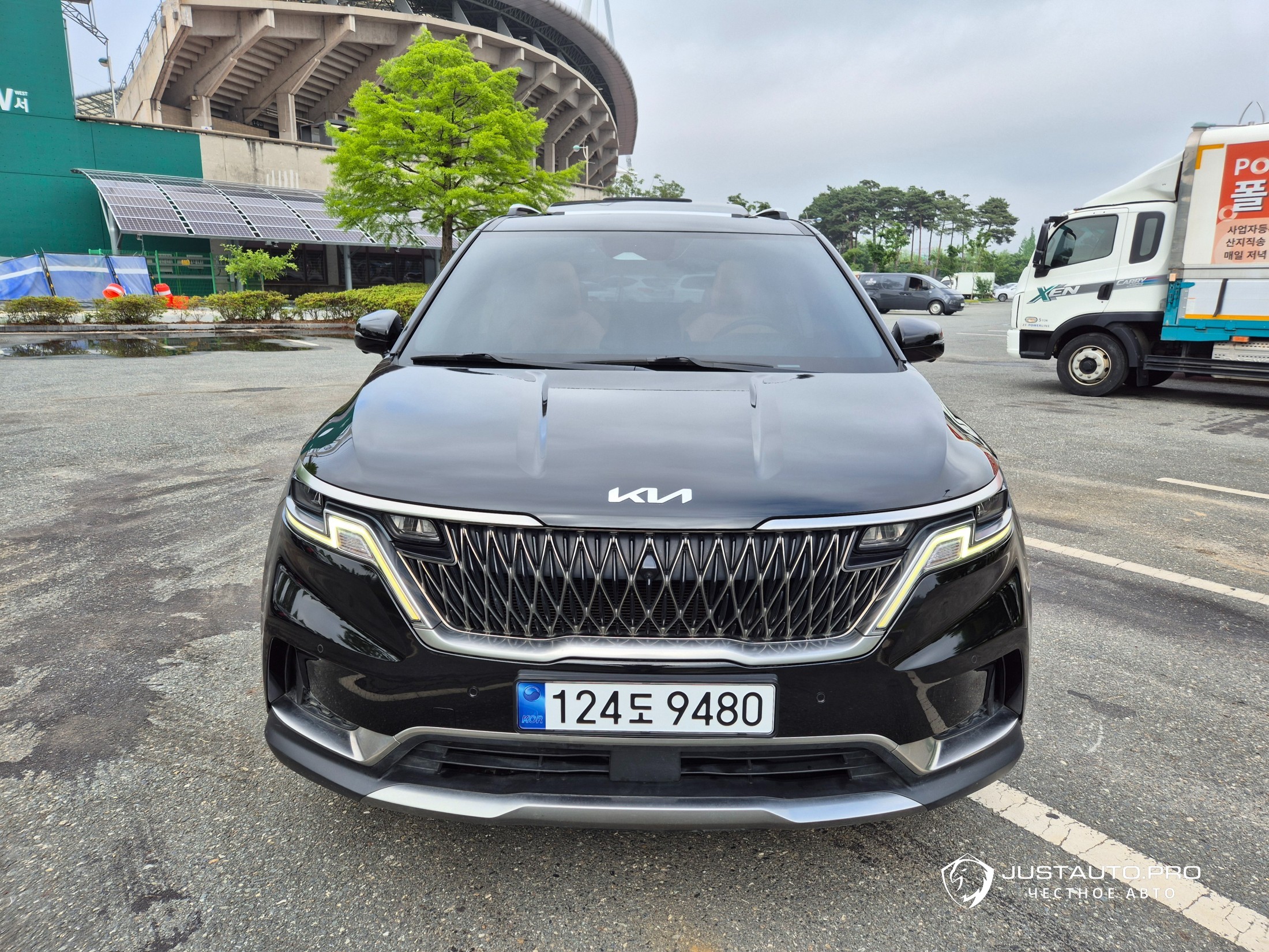 Автомобиль Kia Canival
