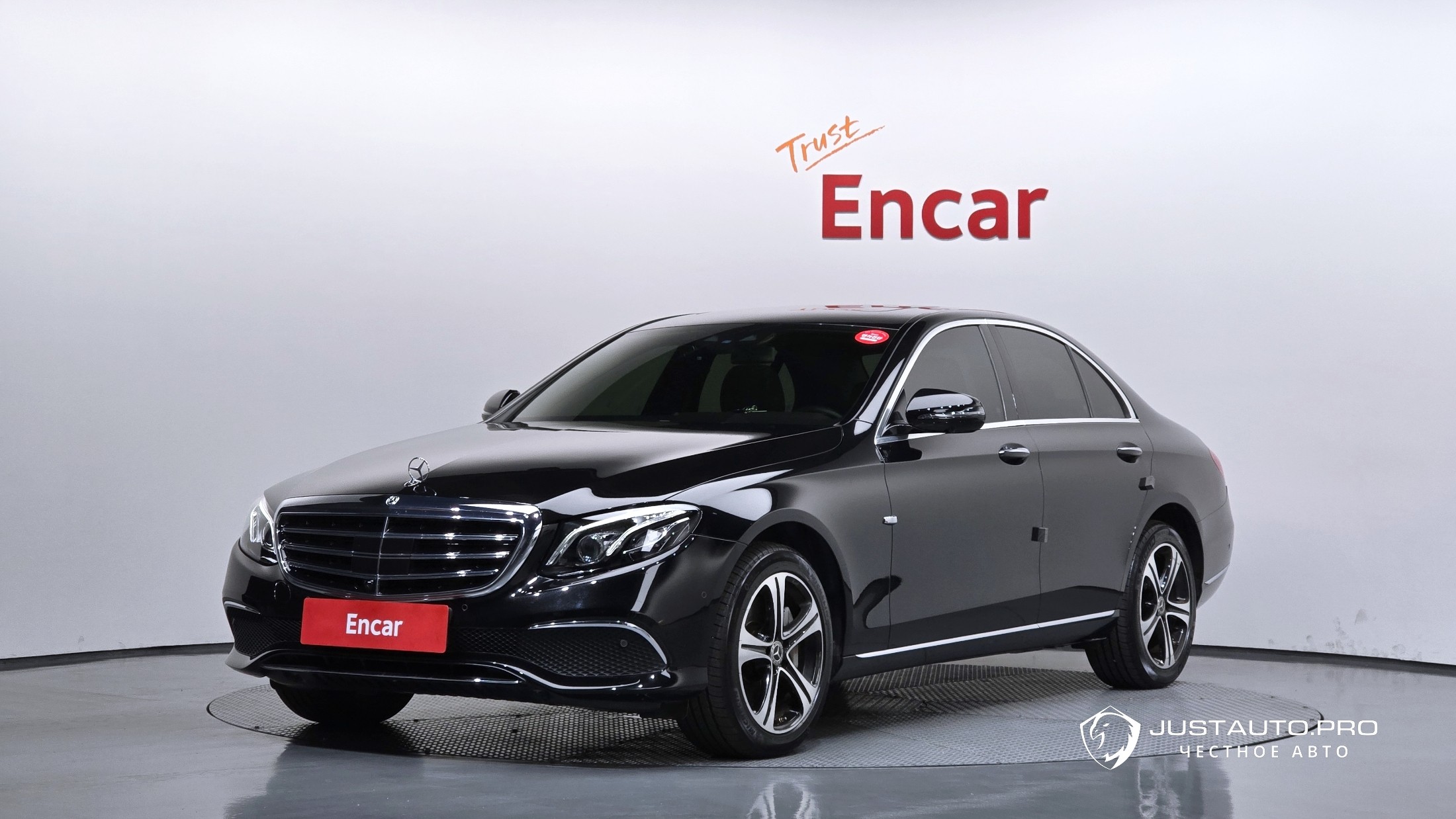 Автомобиль Mercedes-Benz E-Class