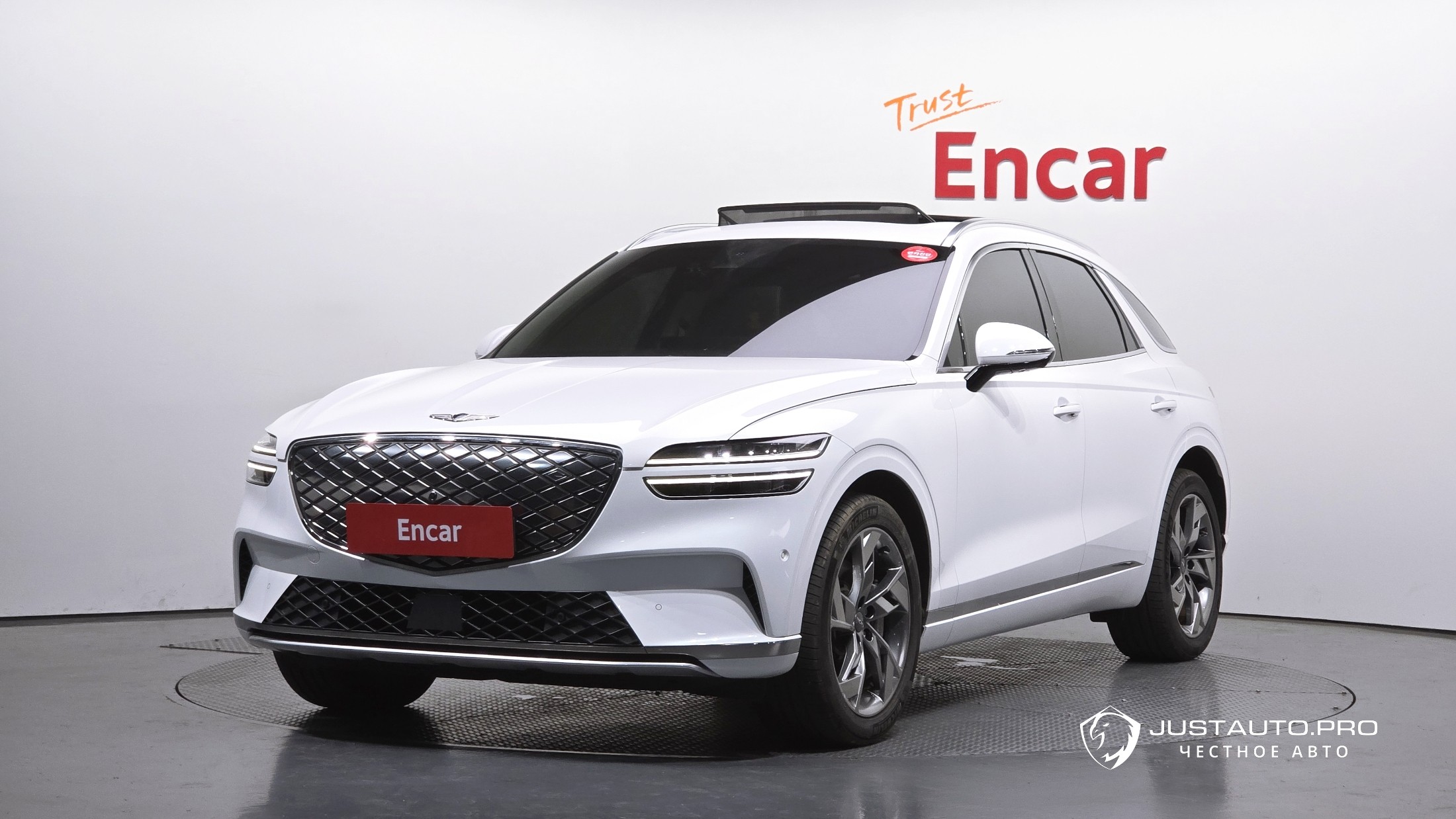 Автомобиль Genesis GV70