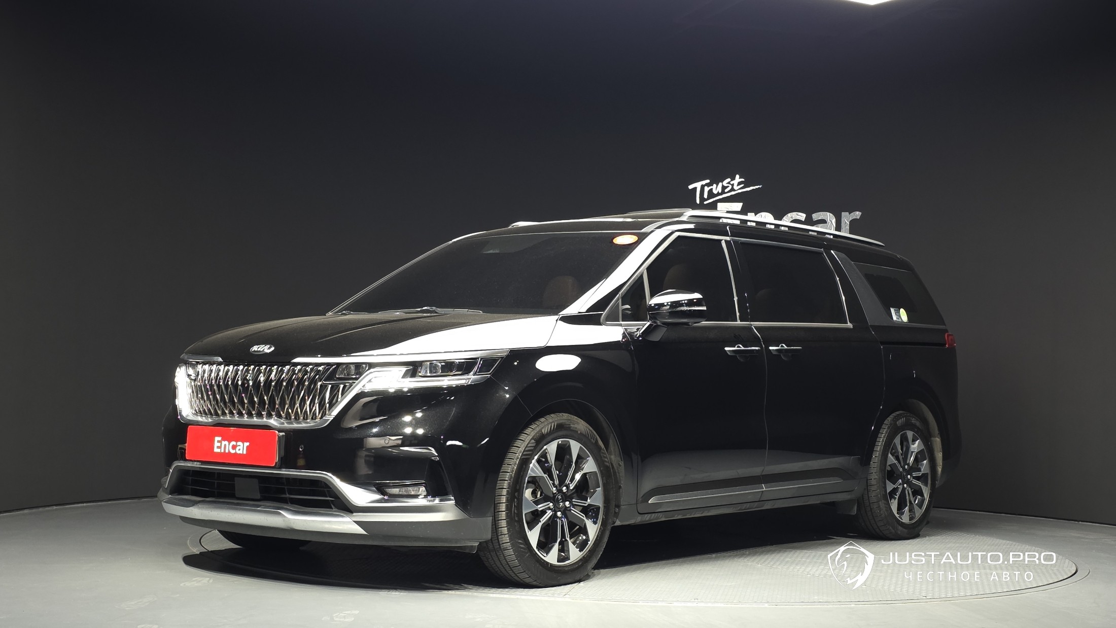Автомобиль Kia Canival