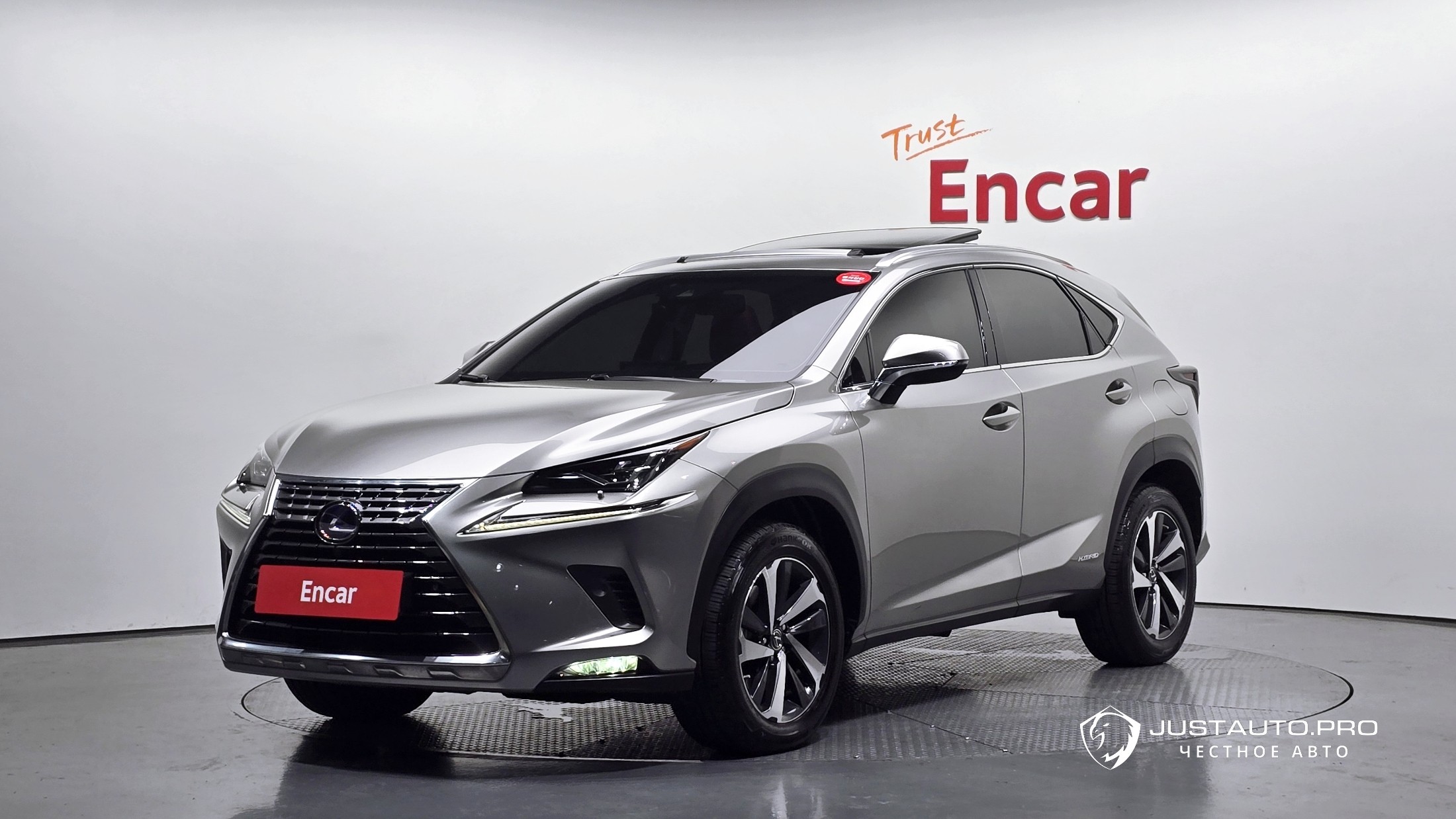 Автомобиль Lexus NX