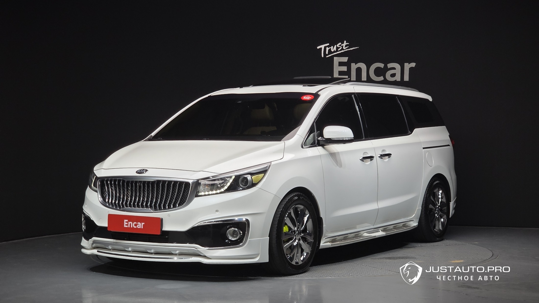 Автомобиль Kia Canival
