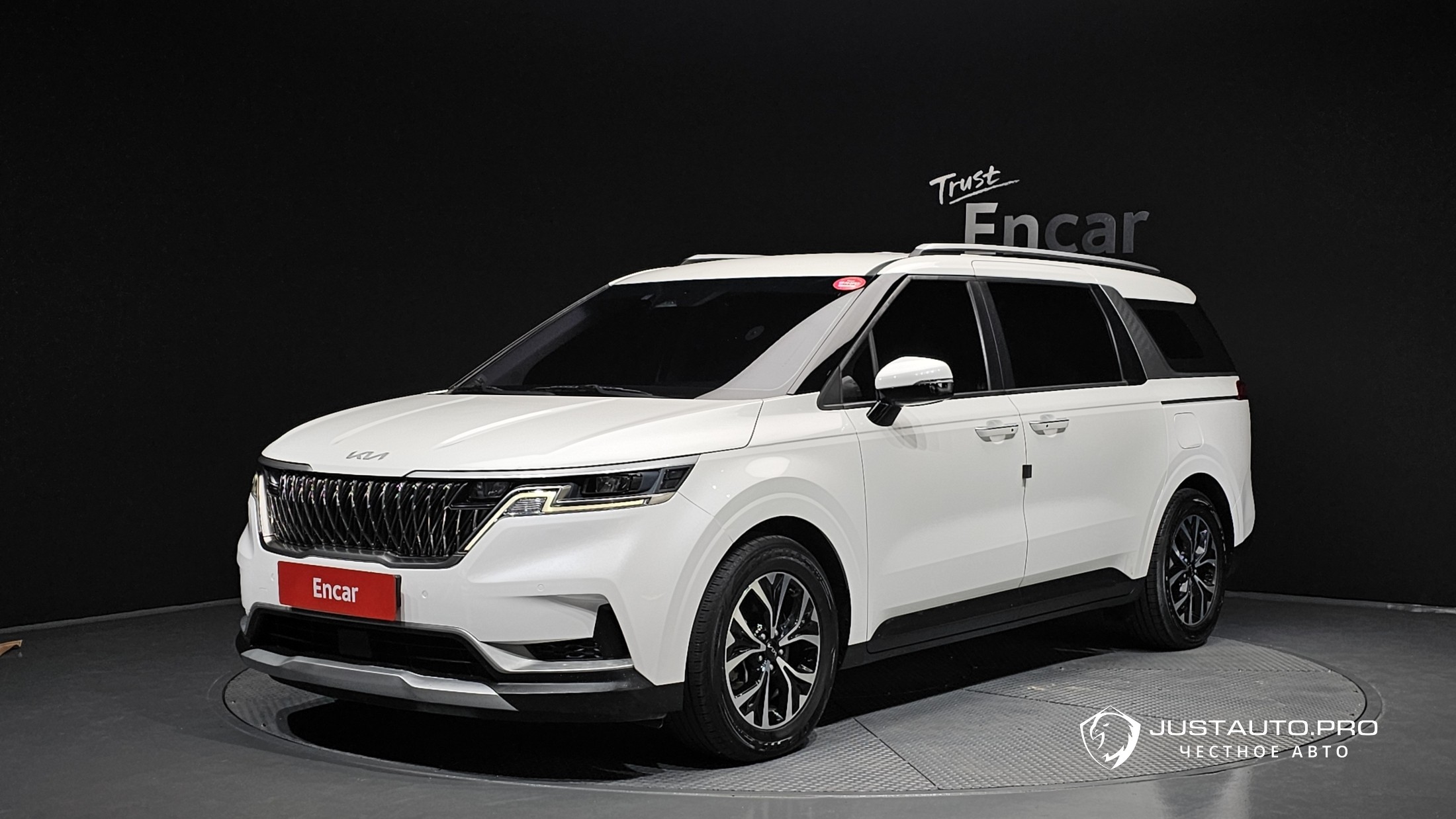 Автомобиль Kia Canival