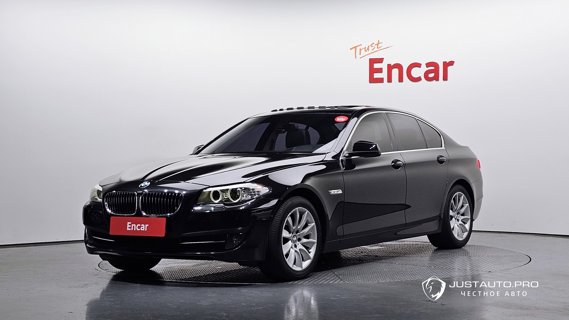 Автомобиль BMW 5-Series