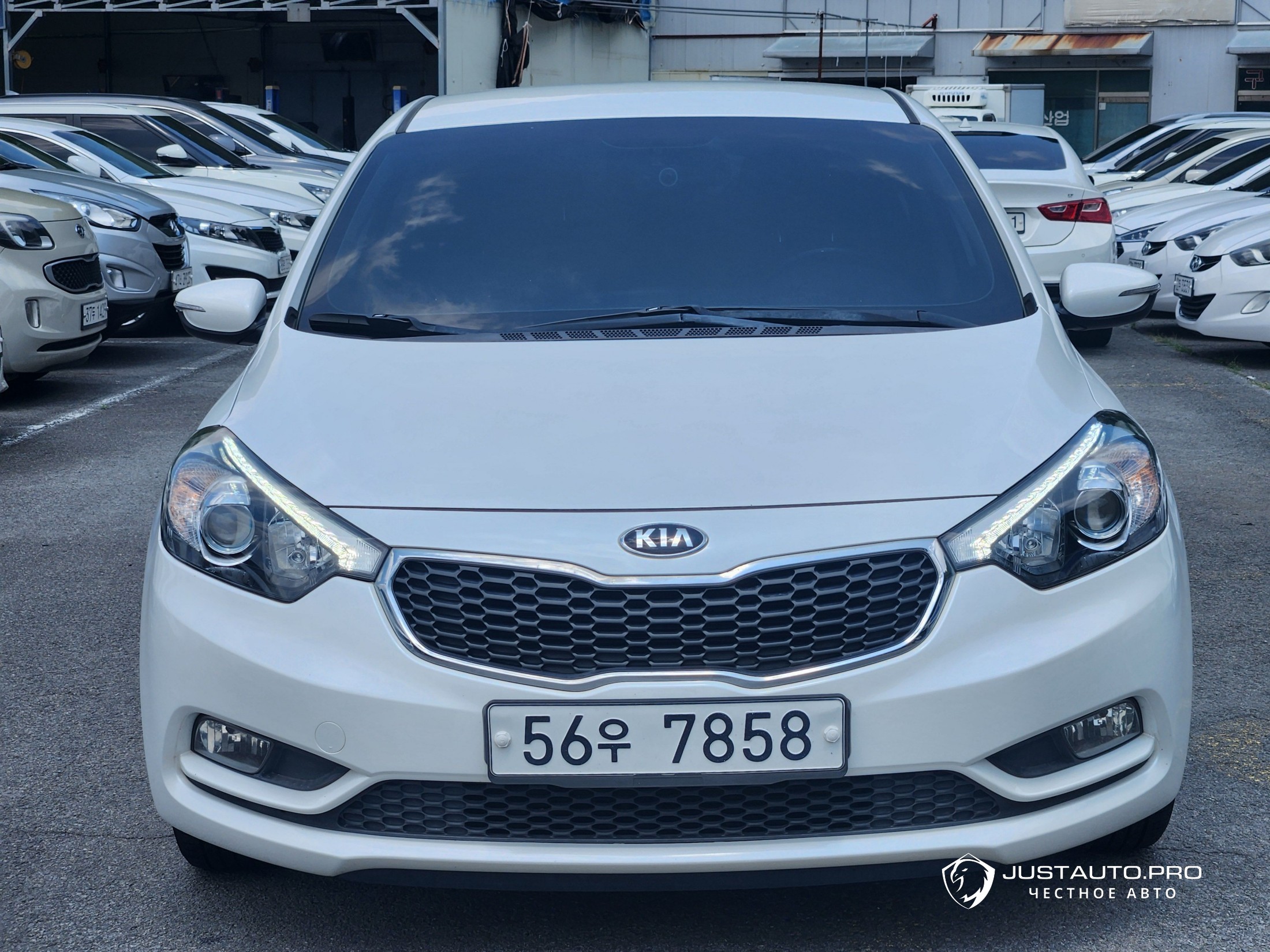 Автомобиль Kia K3