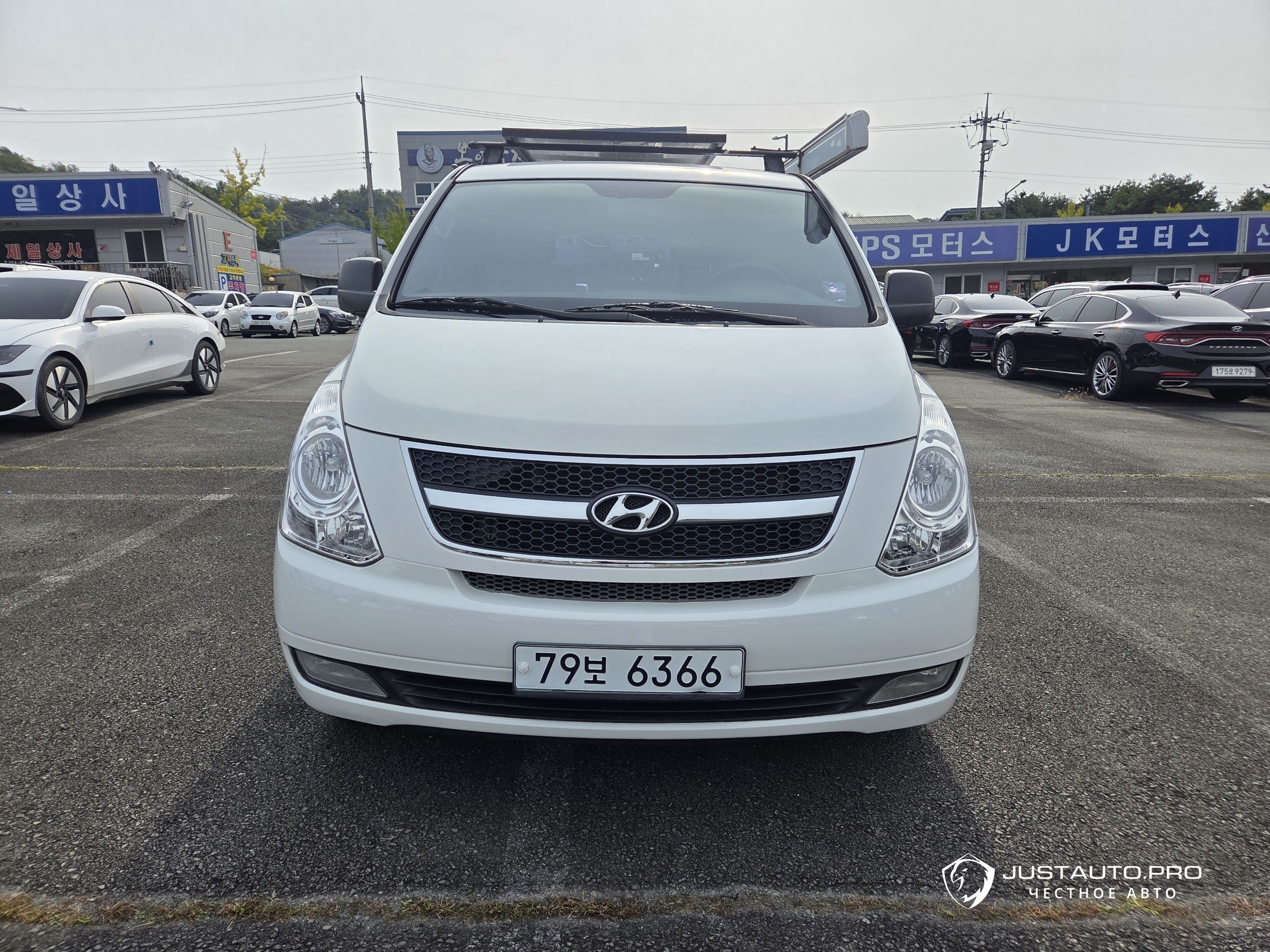 Автомобиль Hyundai Starex