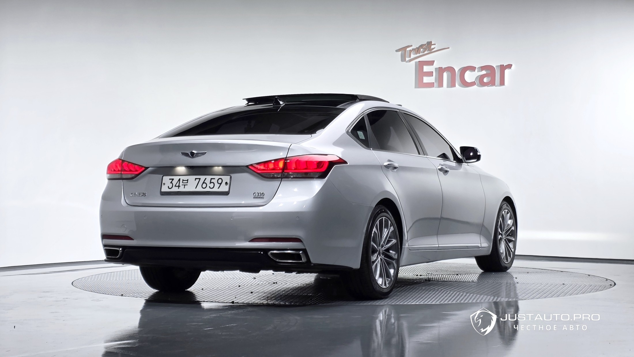 Автомобиль Hyundai Genesis