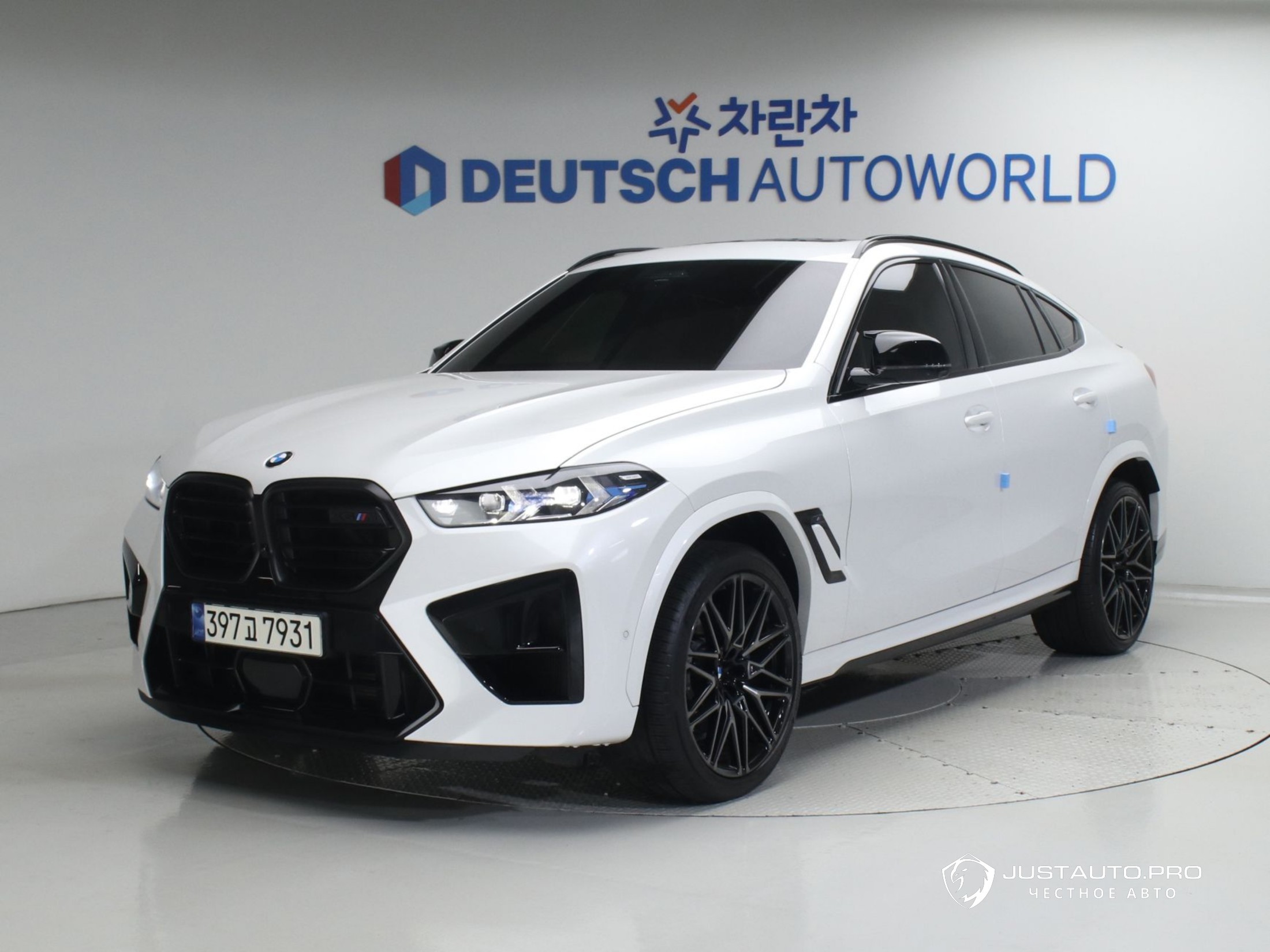 Автомобиль BMW X6M