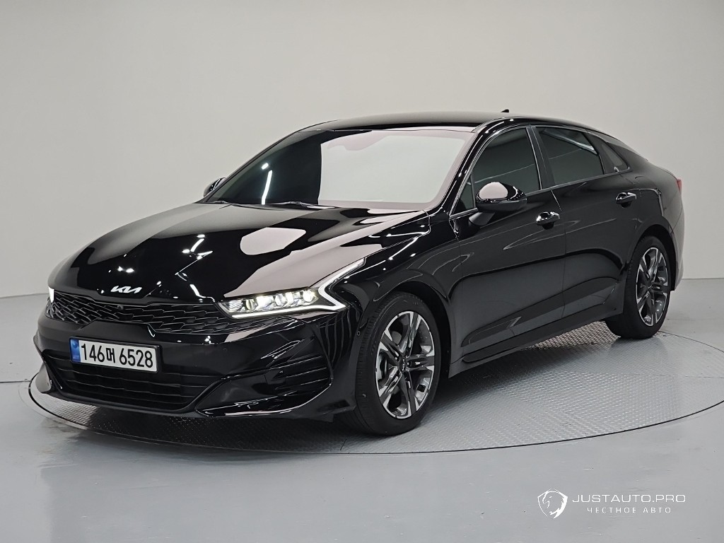 Автомобиль Kia K5