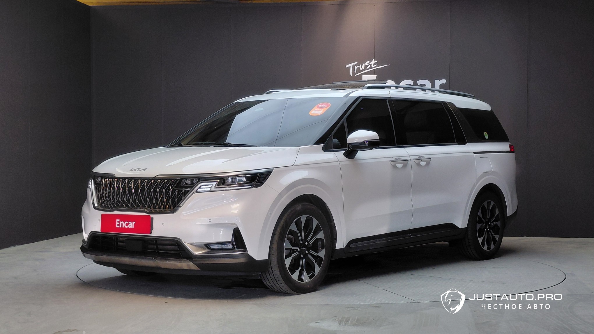 Автомобиль Kia Canival