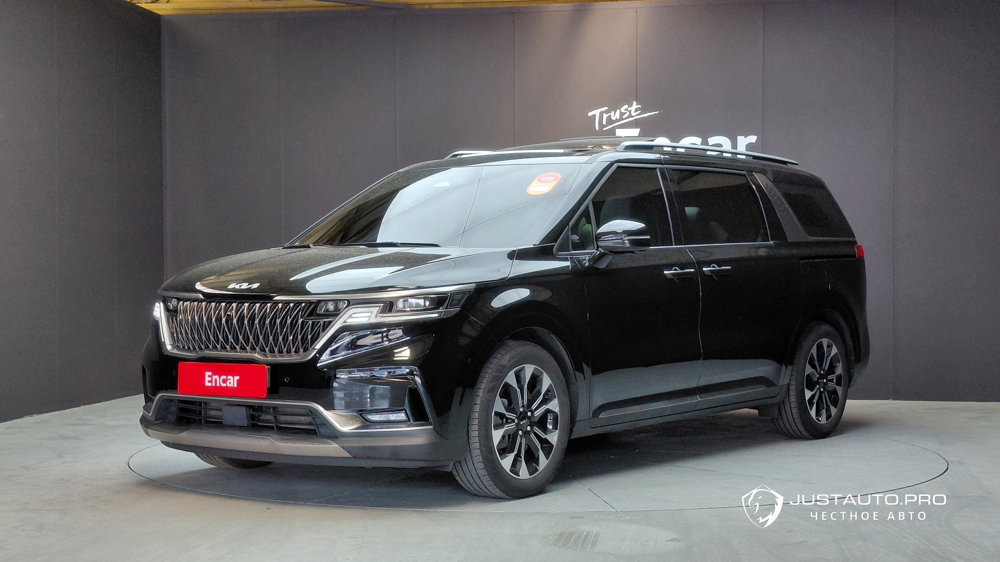 Автомобиль Kia Canival