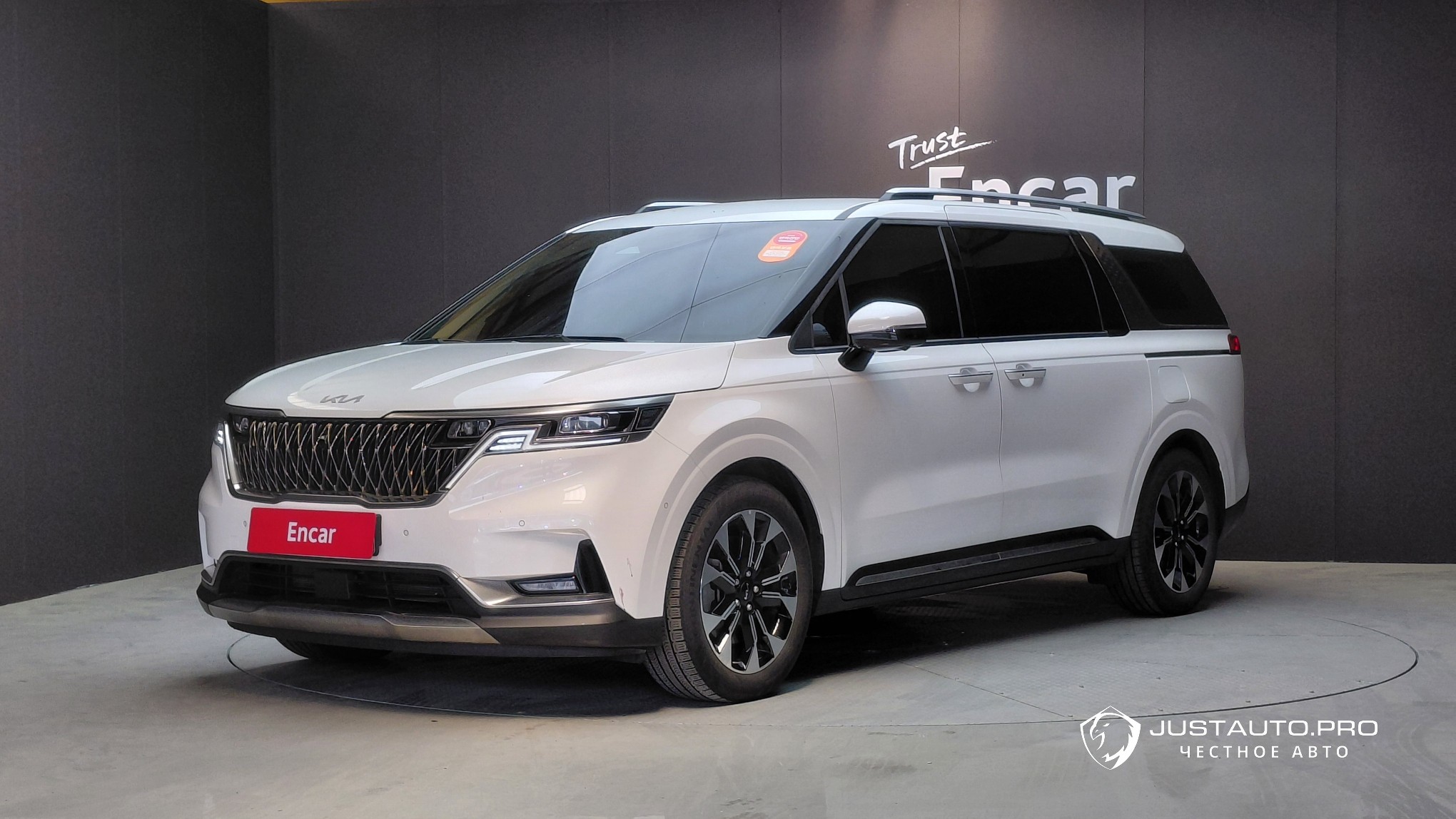 Автомобиль Kia Canival