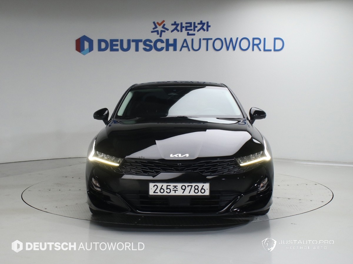 Автомобиль Kia K5