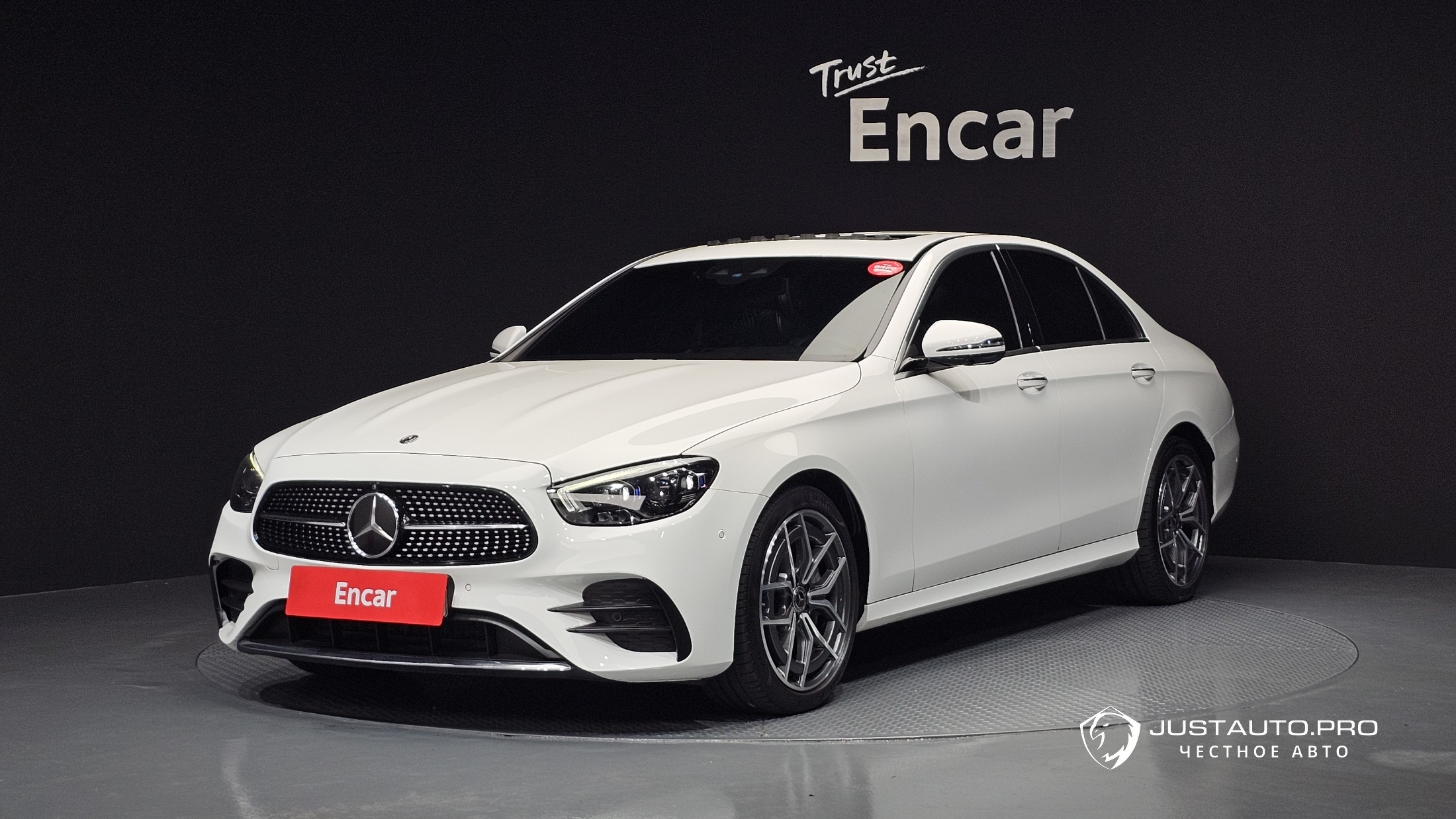 Автомобиль Mercedes-Benz E-Class