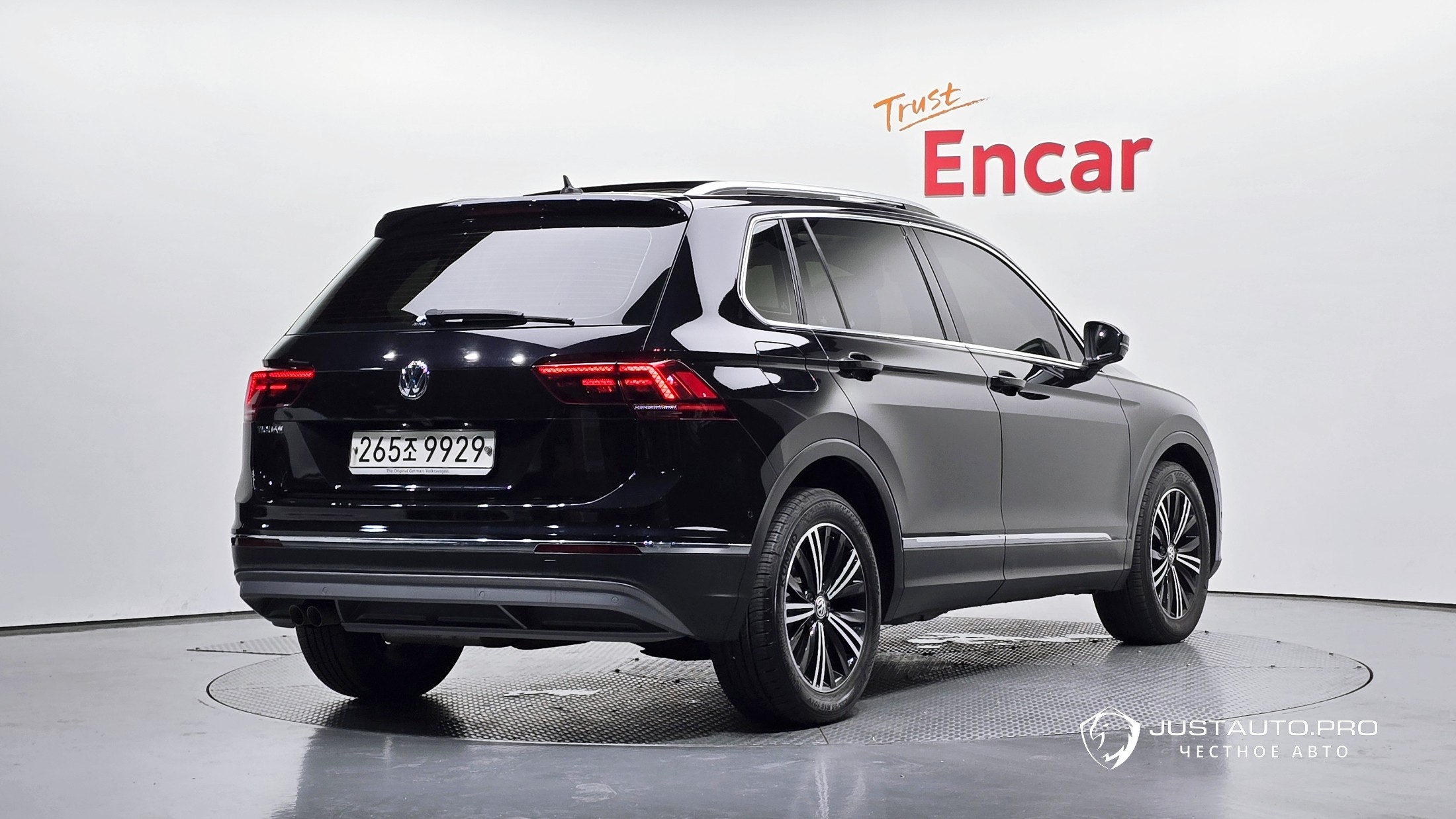 Автомобиль Volkswagen Tiguan