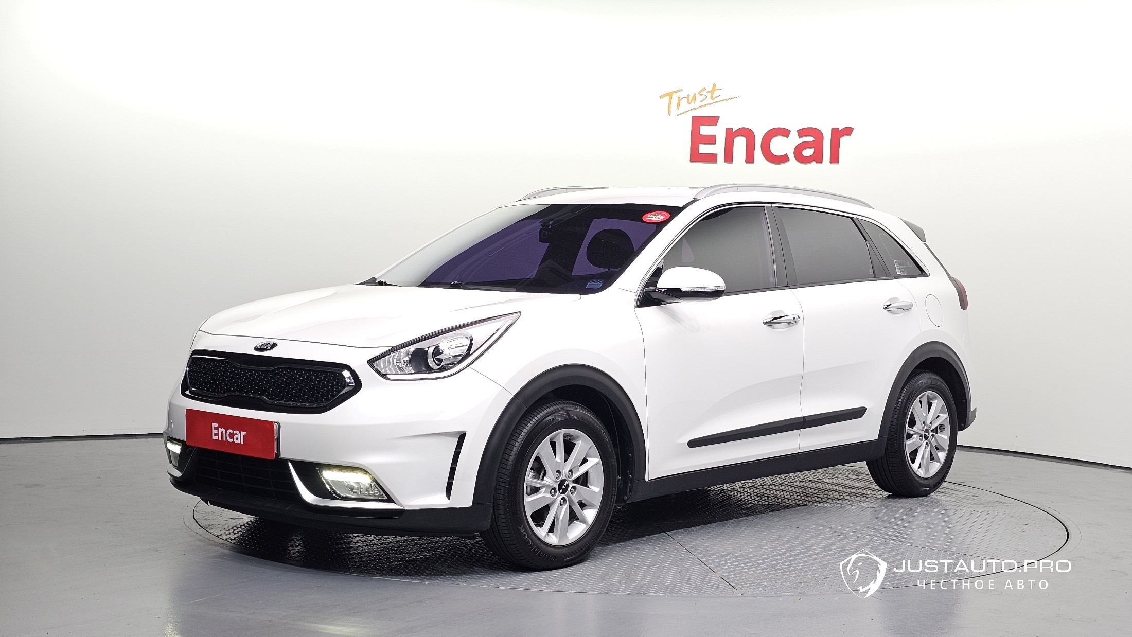 Автомобиль Kia Niro