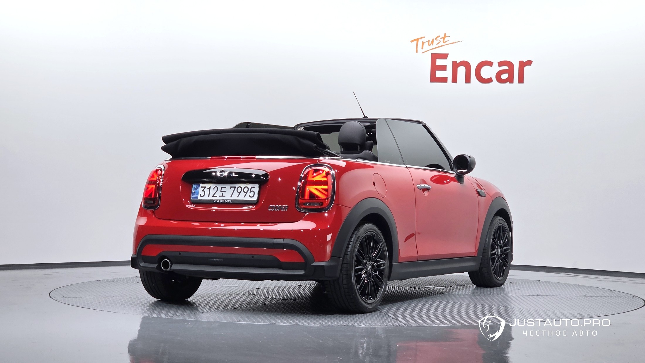 Автомобиль Mini Cooper Convertible