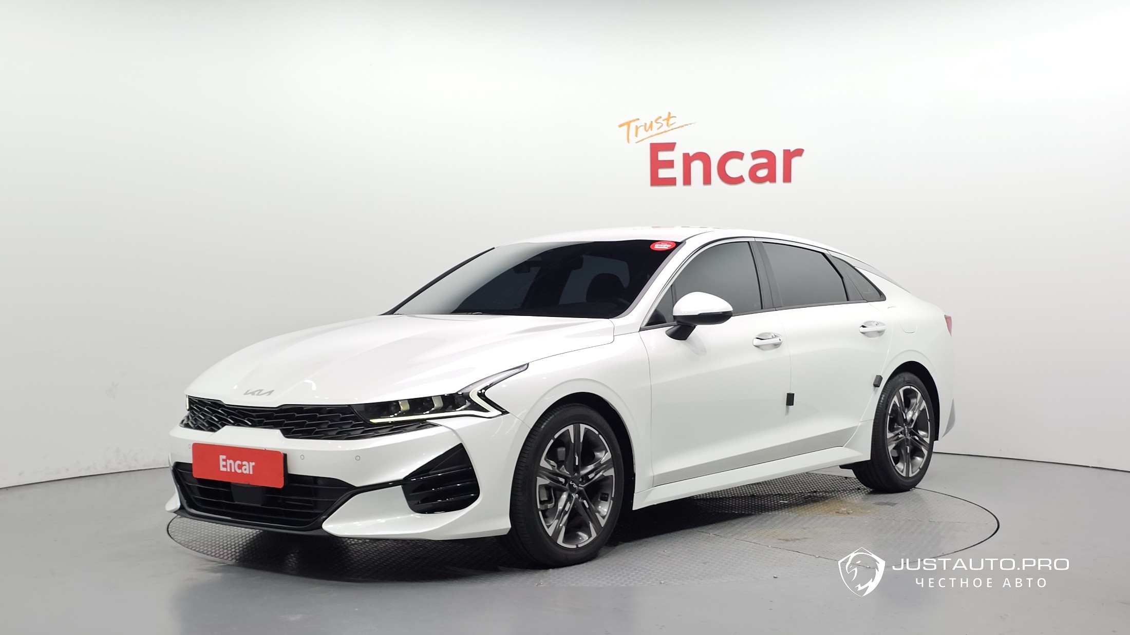 Автомобиль Kia K5