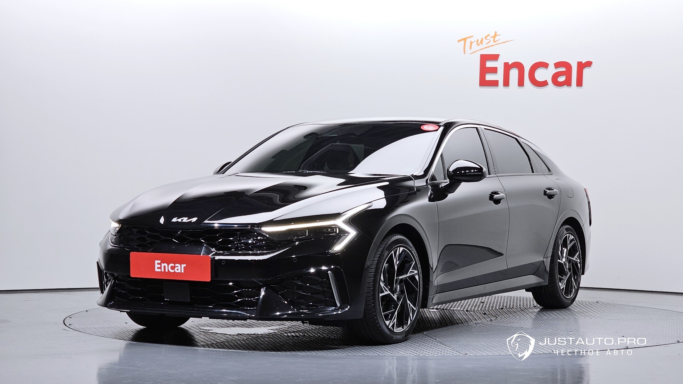 Автомобиль Kia K5