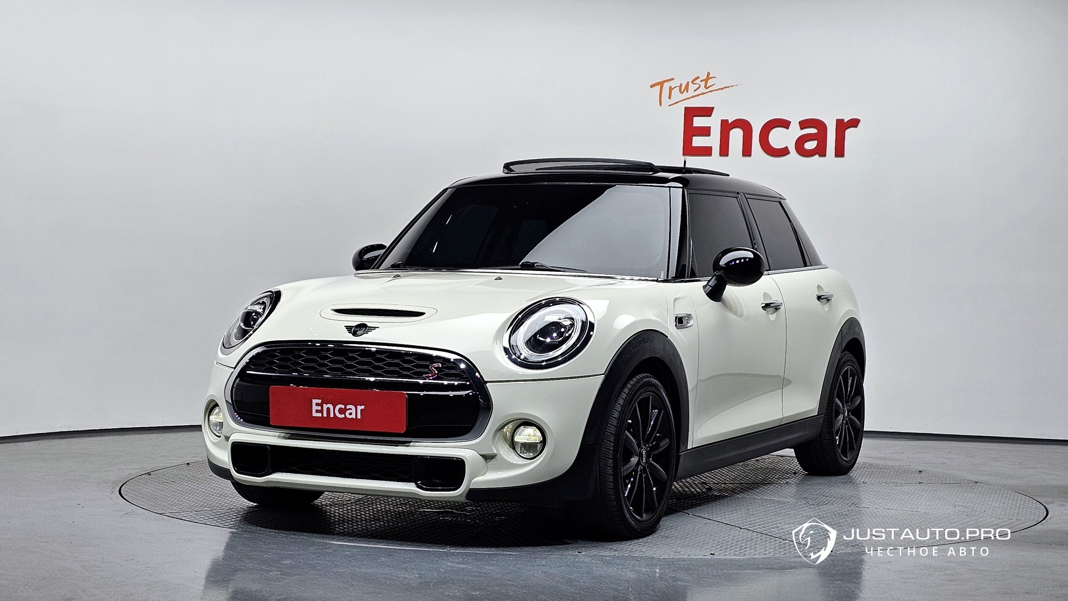 Автомобиль Mini Cooper