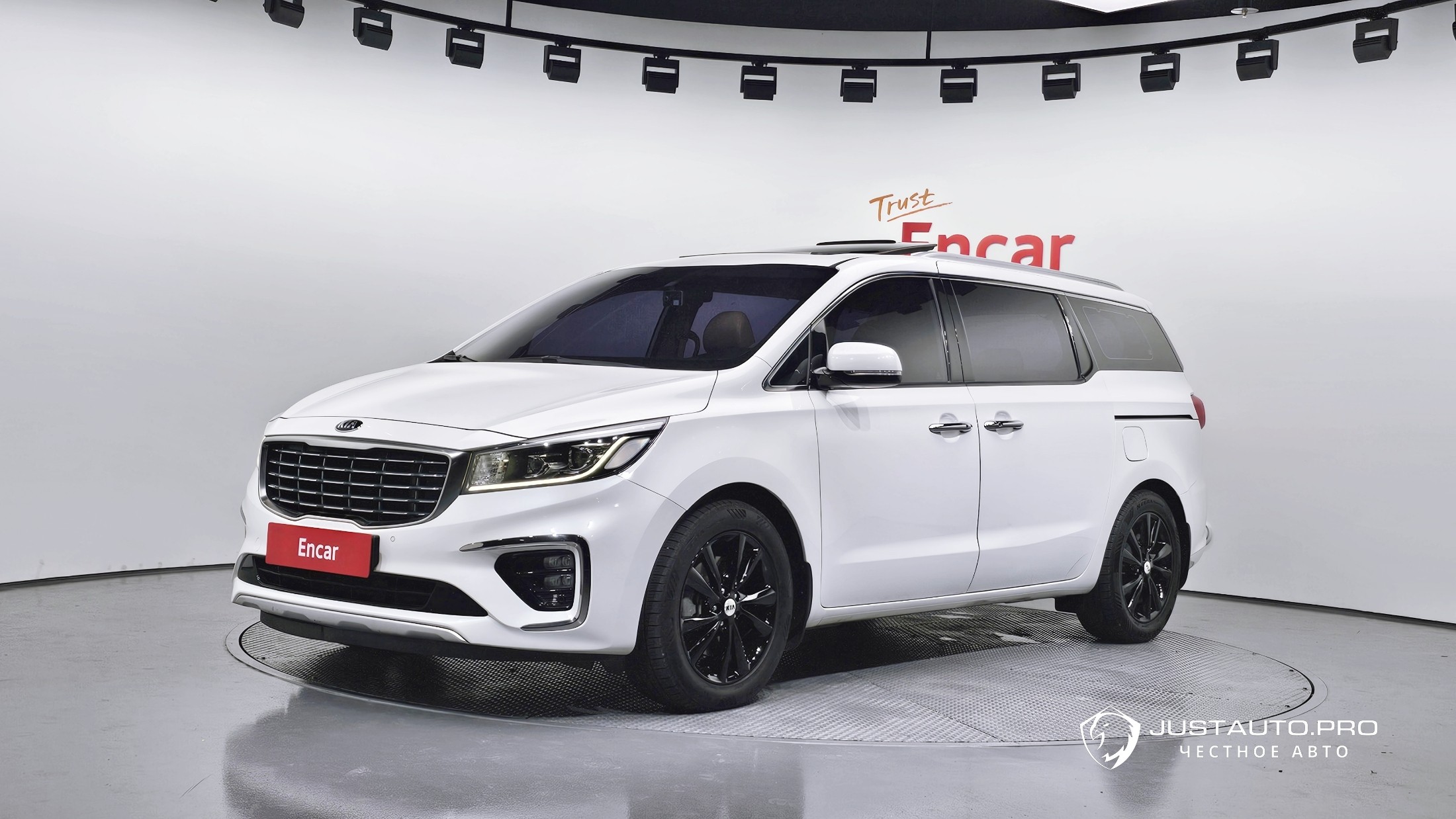 Автомобиль Kia Canival