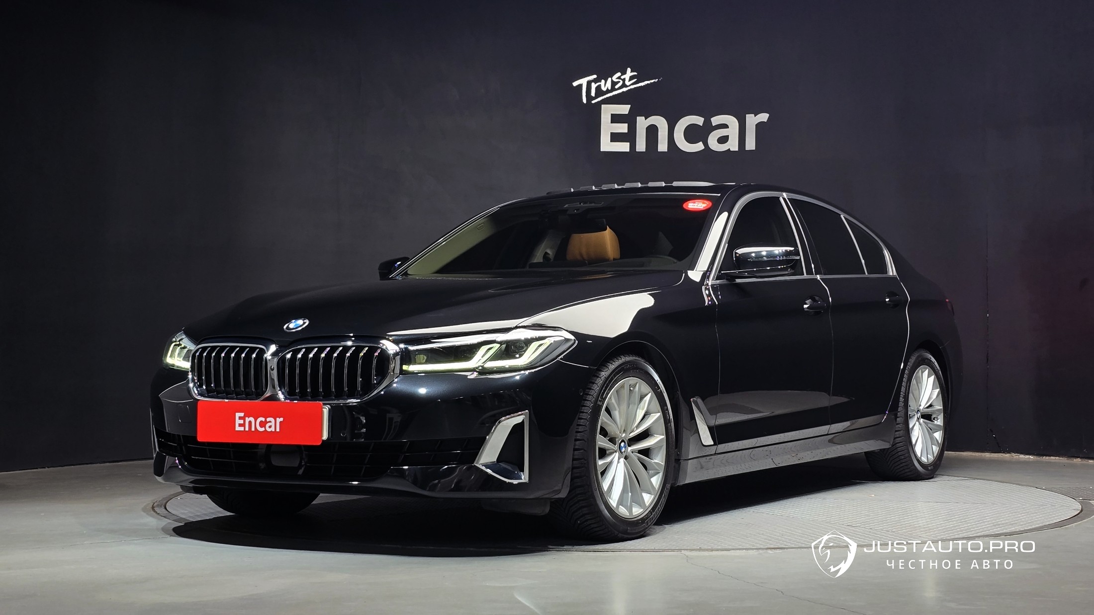 Автомобиль BMW 5-Series