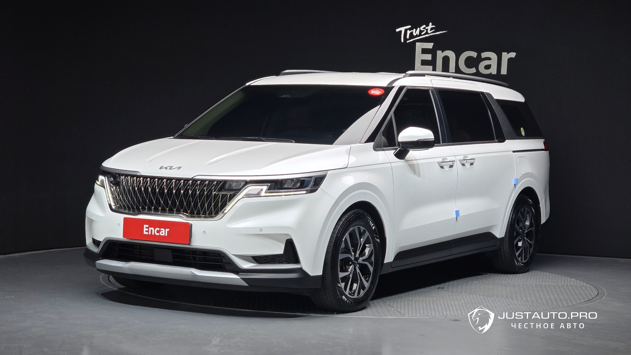 Автомобиль Kia Canival