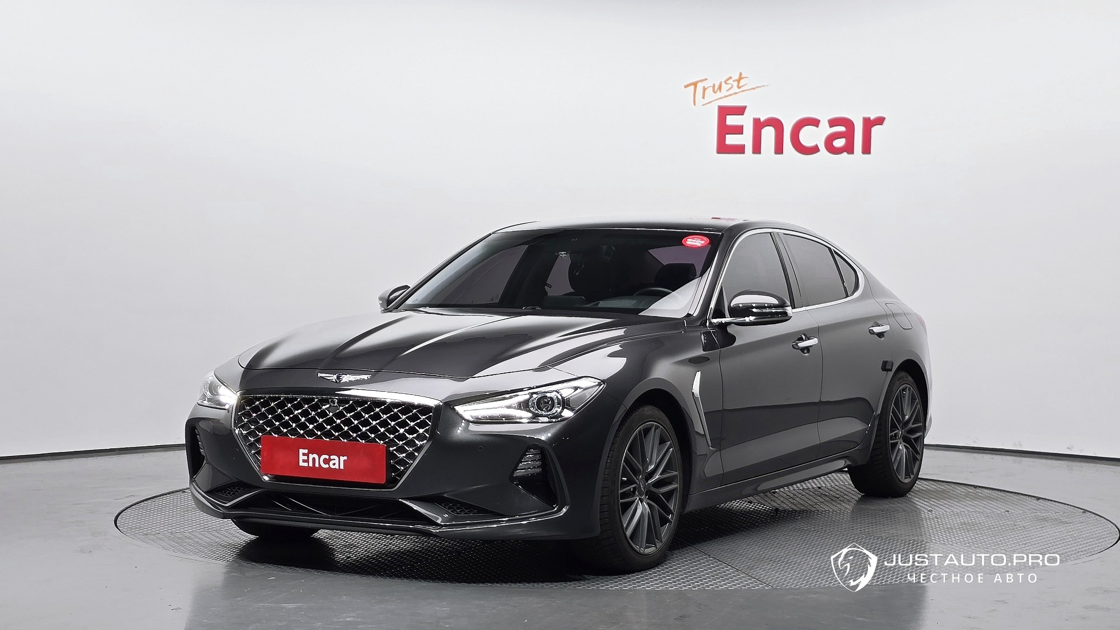 Автомобиль Genesis G70