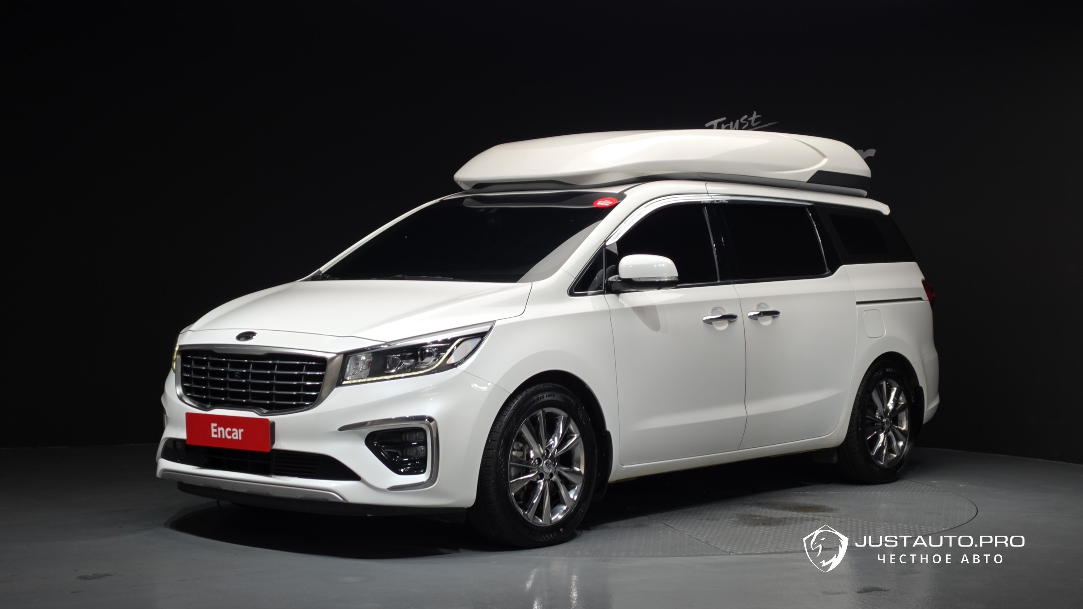 Автомобиль Kia Canival