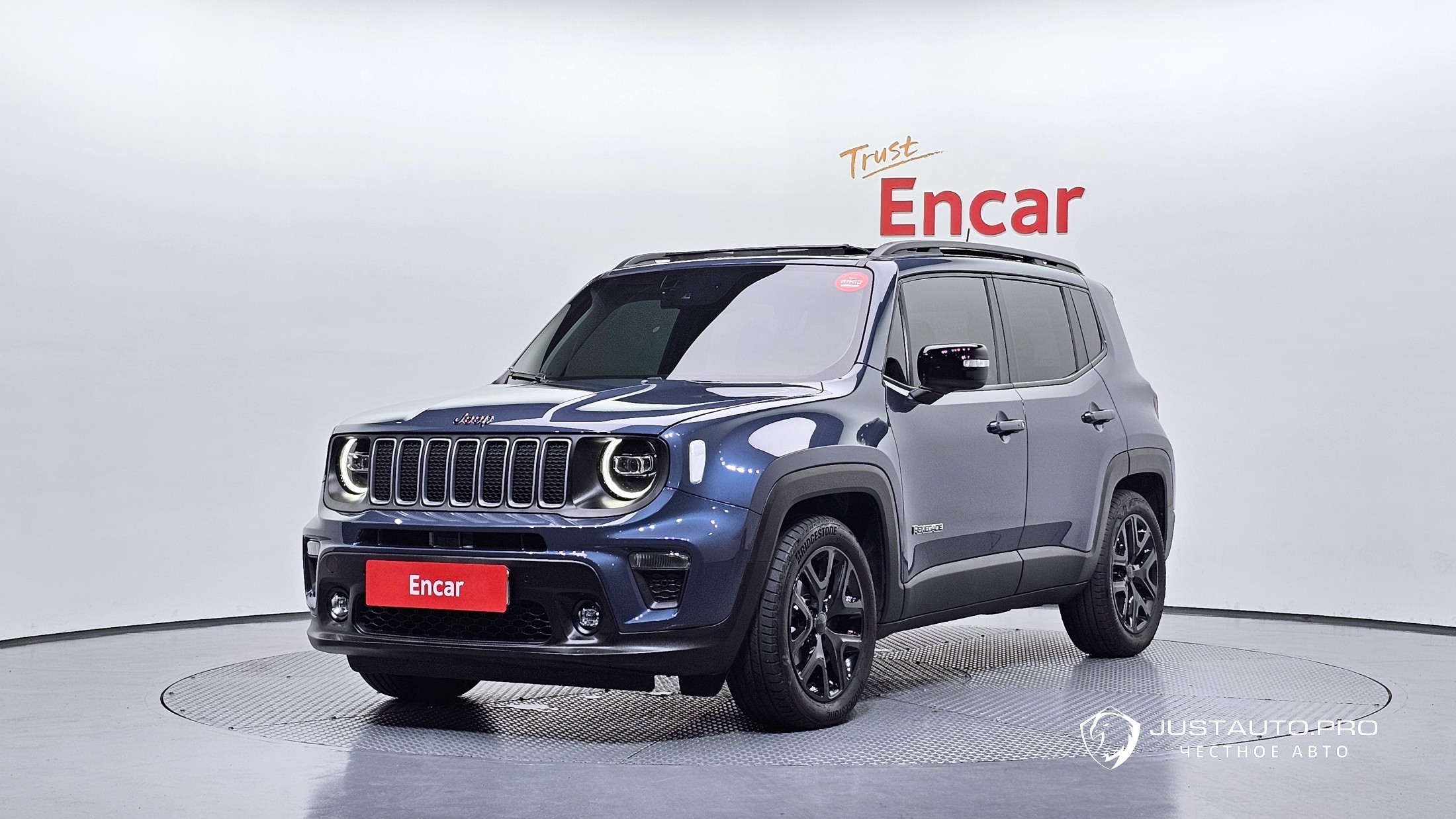 Автомобиль Jeep Renegade