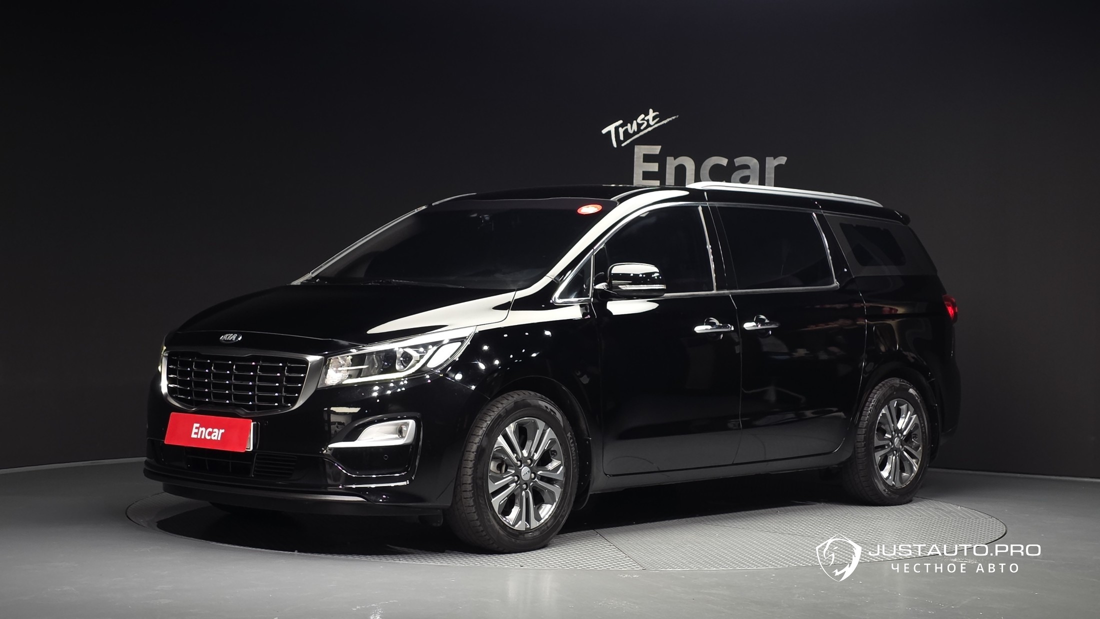 Автомобиль Kia Canival