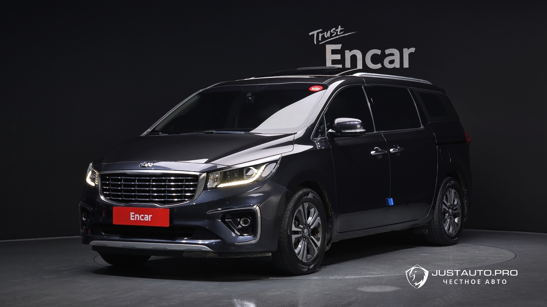 Автомобиль Kia Canival
