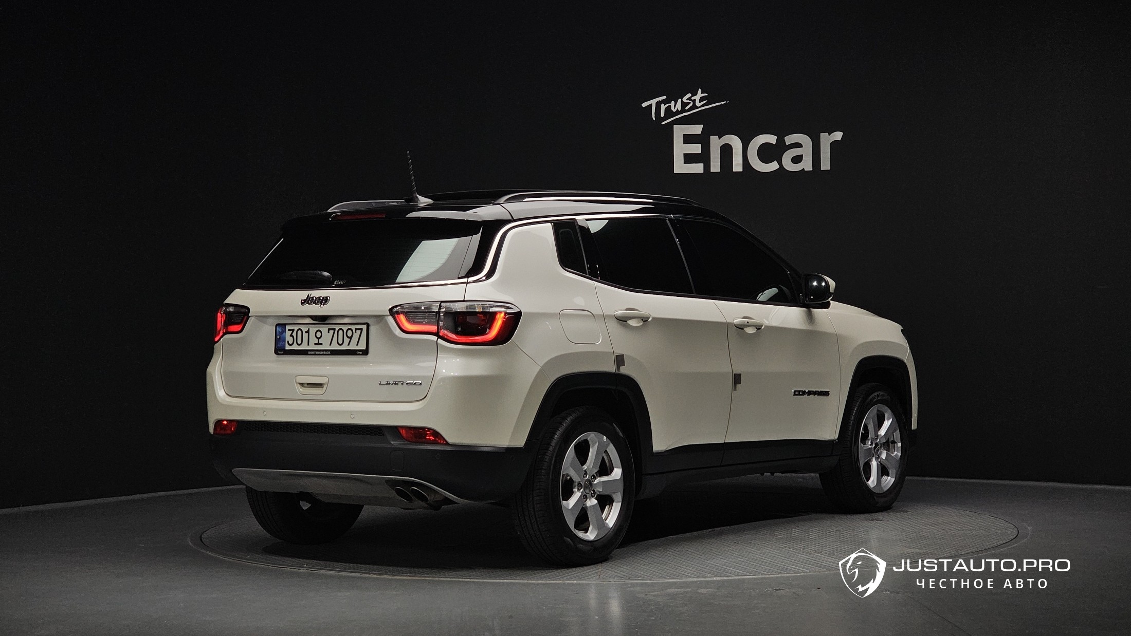 Автомобиль Jeep Compass
