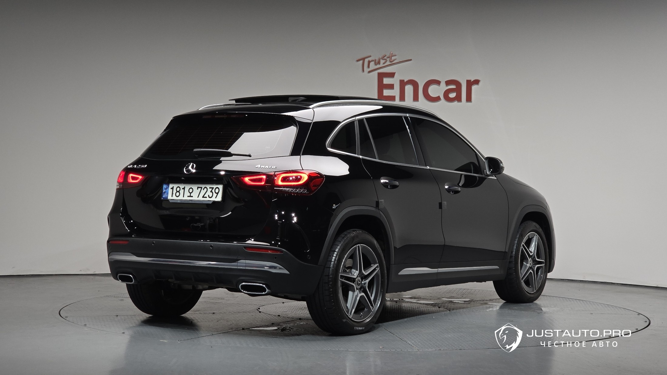 Автомобиль Mercedes-Benz GLA-Class