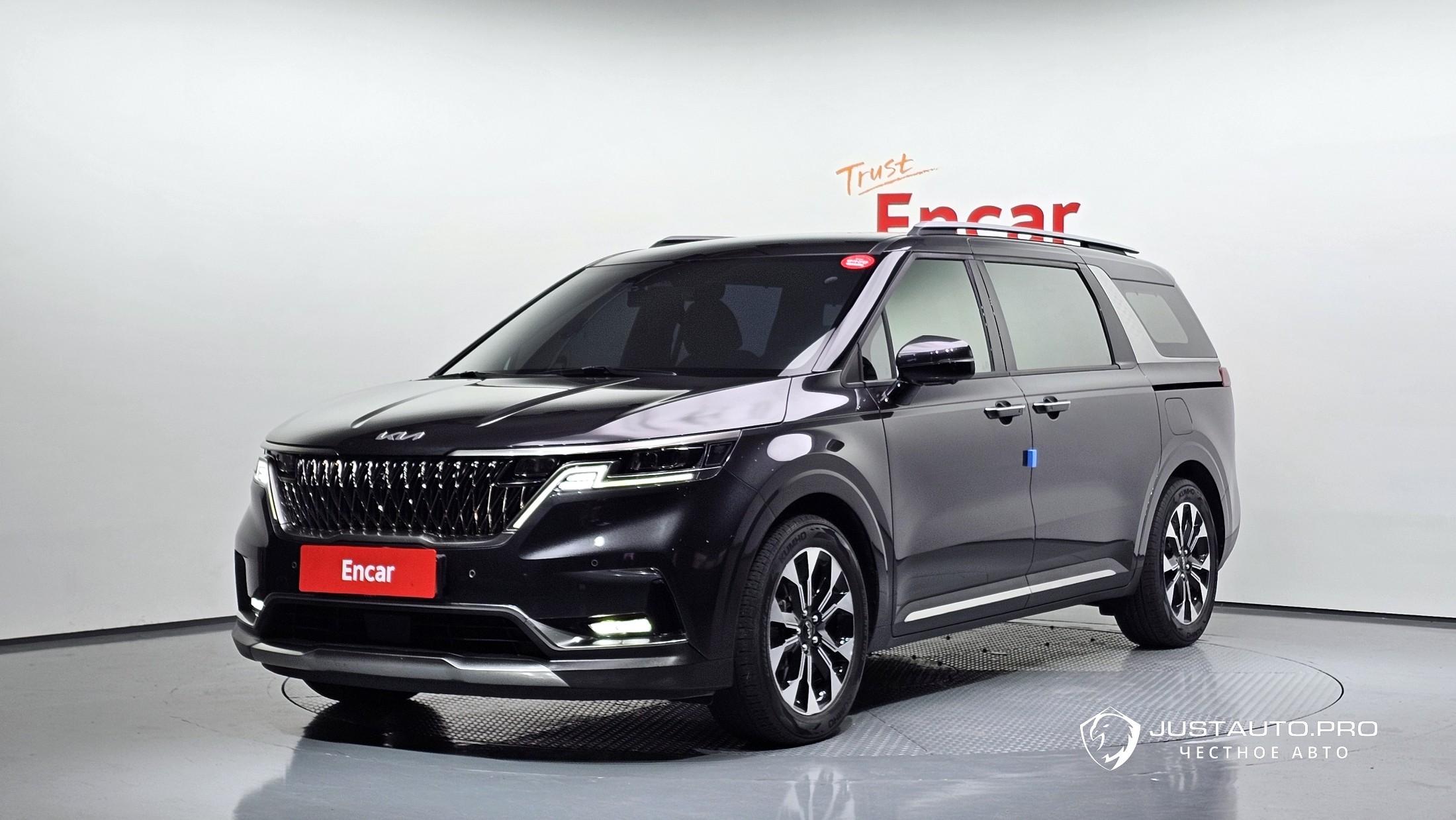 Автомобиль Kia Canival