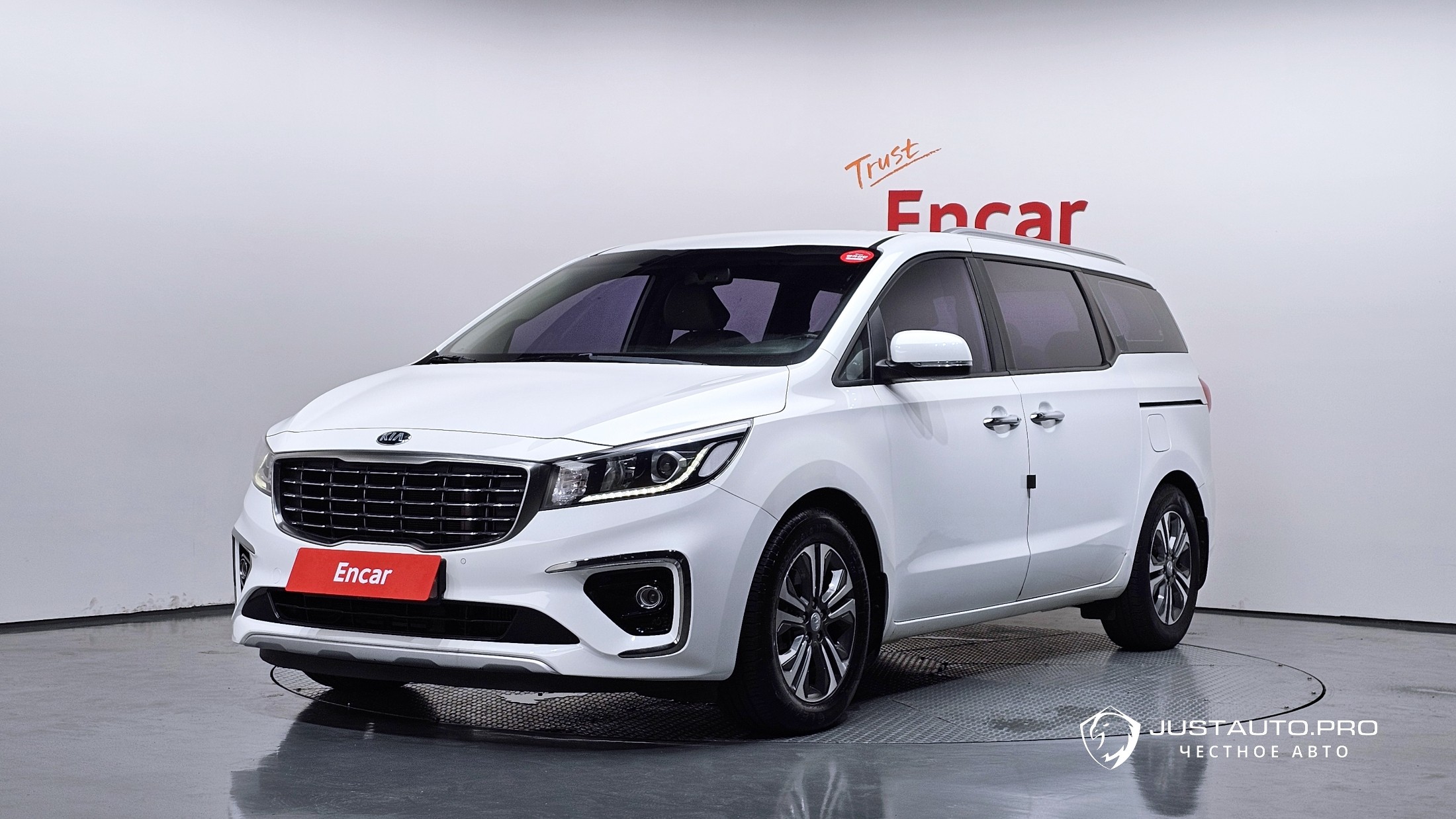 Автомобиль Kia Canival