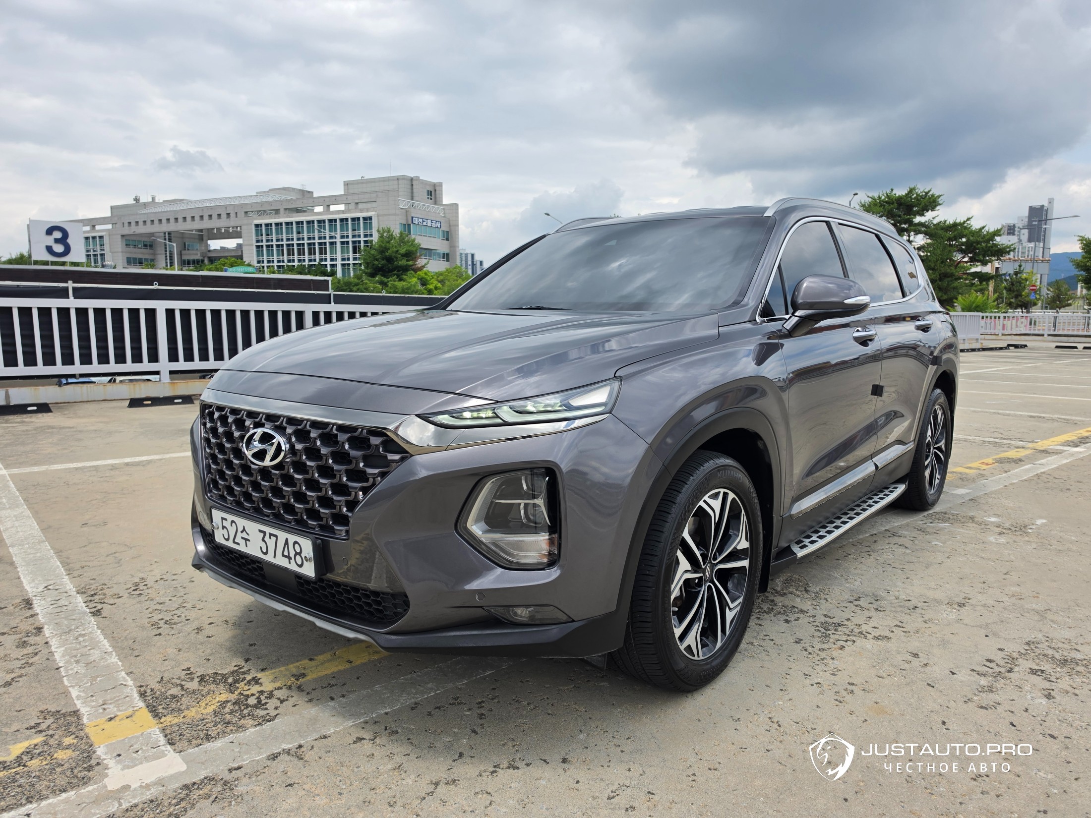 Автомобиль Hyundai Santafe