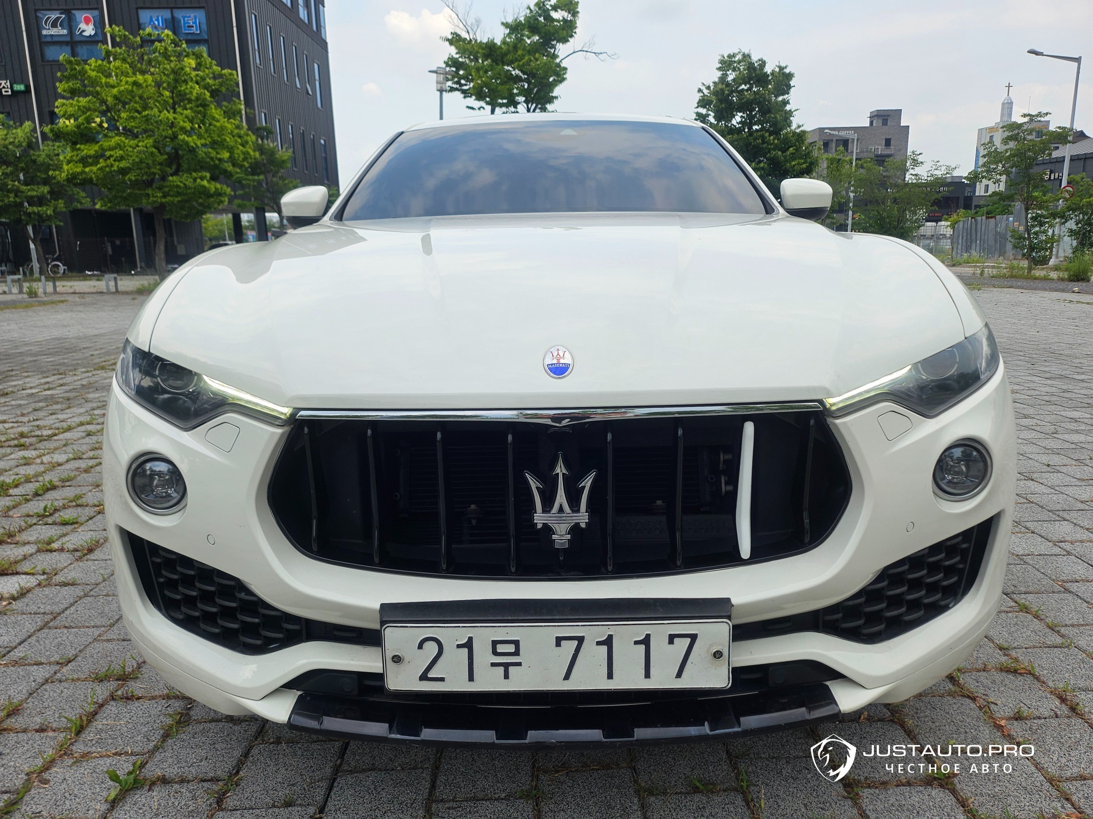 Автомобиль Maserati Levante