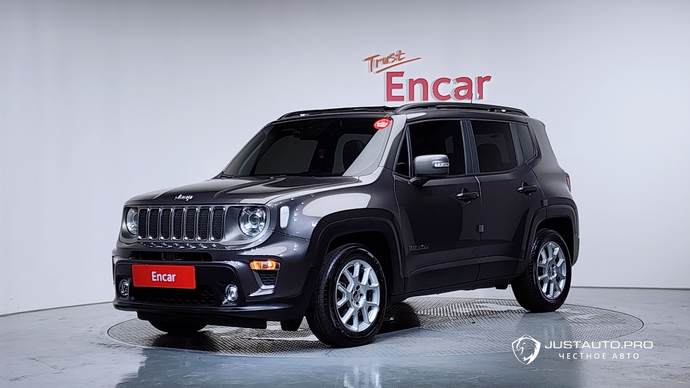 Автомобиль Jeep Renegade