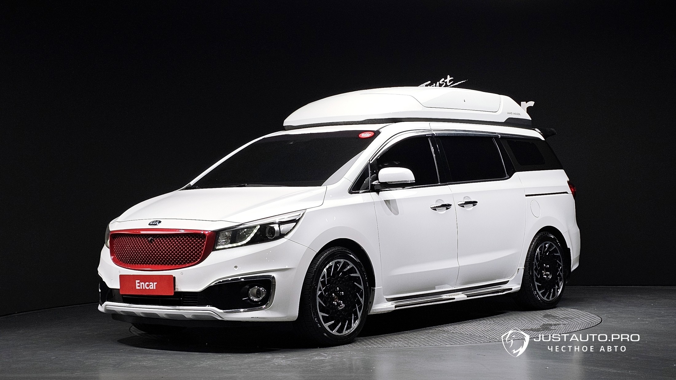 Автомобиль Kia Canival